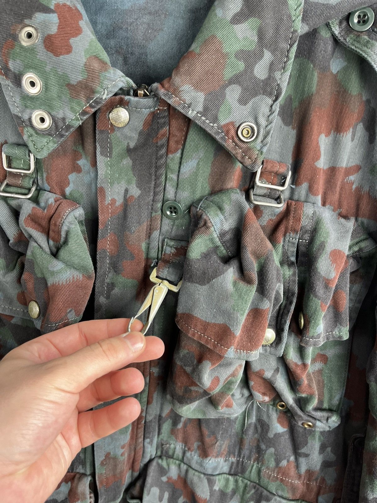 Vintage Vintage Very rare multi-pocket swiss army jacket Size US L / EU 52-54 / 3 - 7 Thumbnail