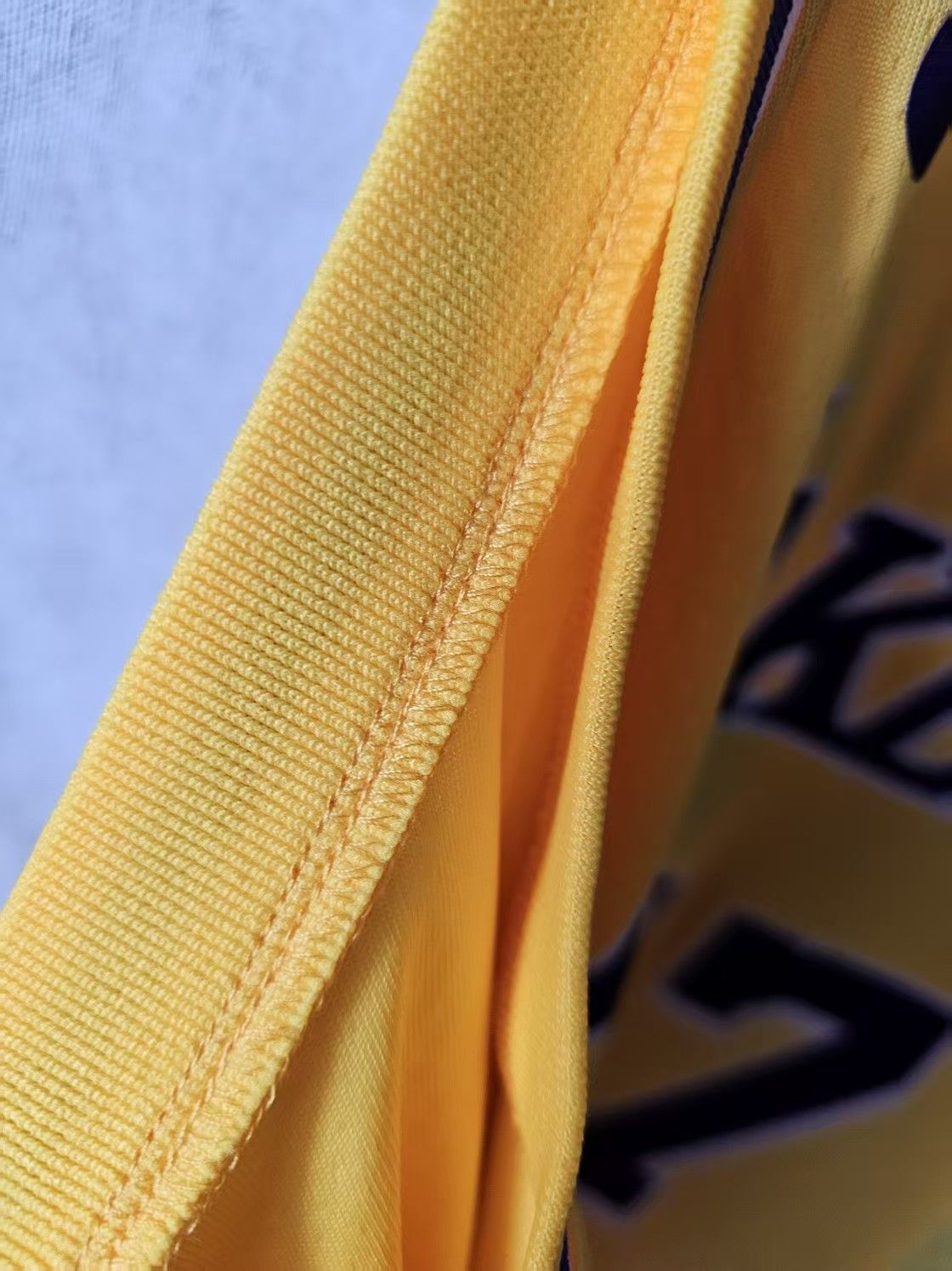 NBA Luka Dončić Jersey Los Angeles Lakers Yellow 77 Jersey L Size US L / EU 52-54 / 3 - 4 Thumbnail