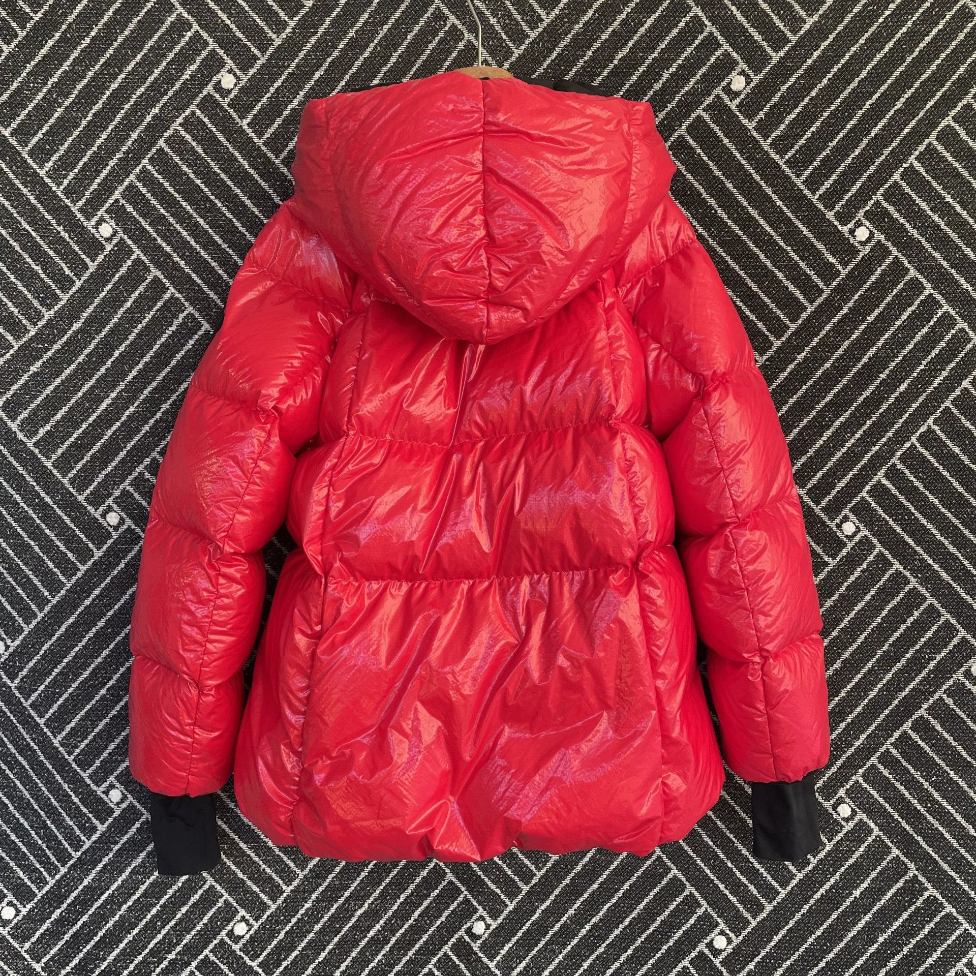 Moncler Moncler Wmns Red Ski Hooded Jacket 1 Rt arm flaw Size XS / US 0-2 / IT 36-38 - 2 Thumbnail