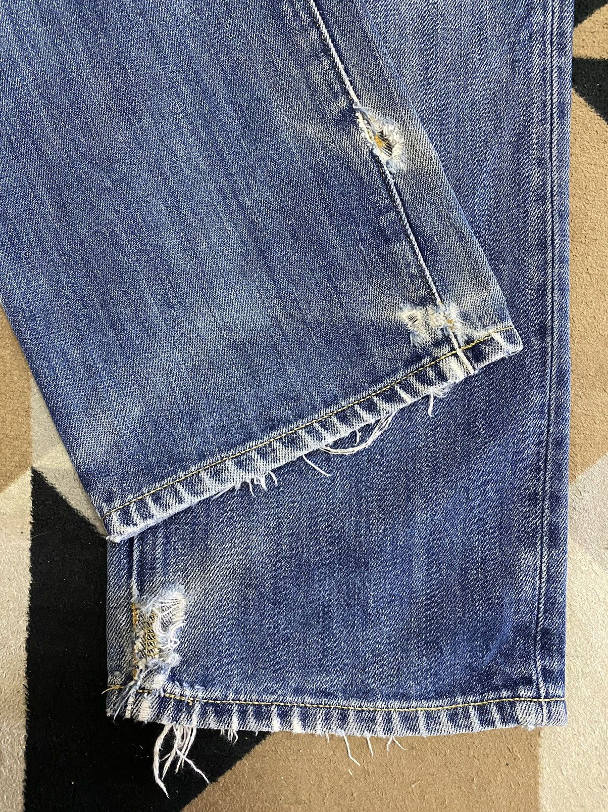 Japanese Brand Vintage Uniqlo Blue Wash Distressed Jeans Size US 32 / EU 48 - 16 Thumbnail