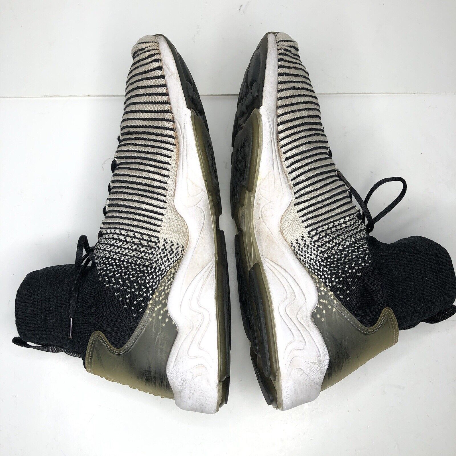 Nike NIKE Zoom Mercurial Mens Size 10.5 Flyknit FC Black White Size US 10.5 / EU 43-44 - 4 Thumbnail