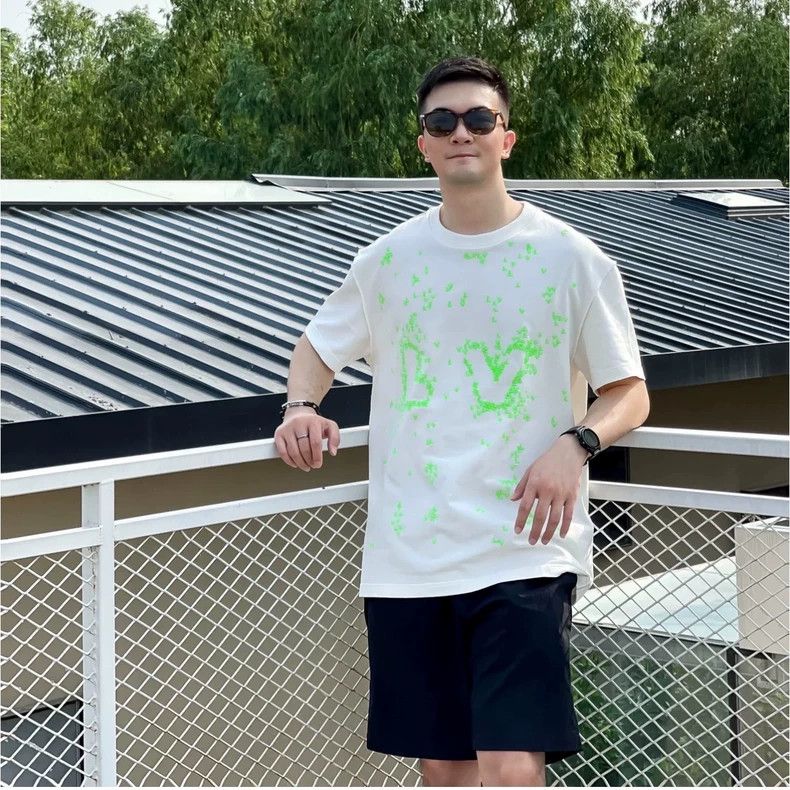 Louis Vuitton Louis Vuitton Small plane embroidered short sleeve Size US XL / EU 56 / 4 - 6 Thumbnail