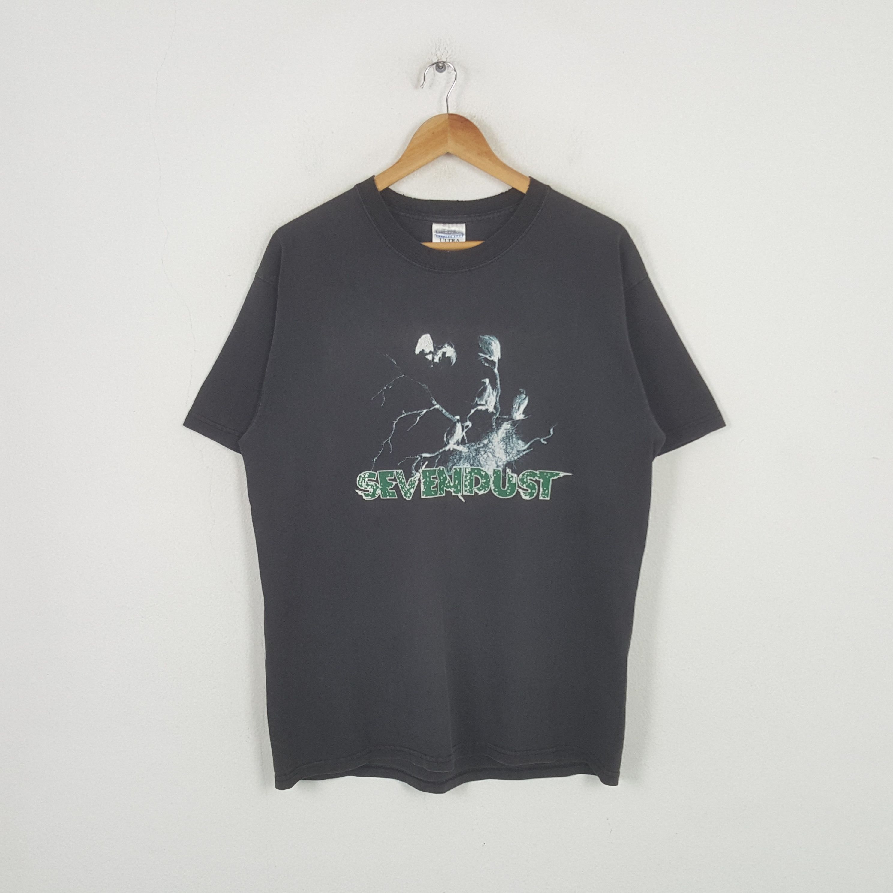 Band Tees Vintage Sevendust American Rock Band Tshirt RR4 Size US L / EU 52-54 / 3 - 1 Thumbnail