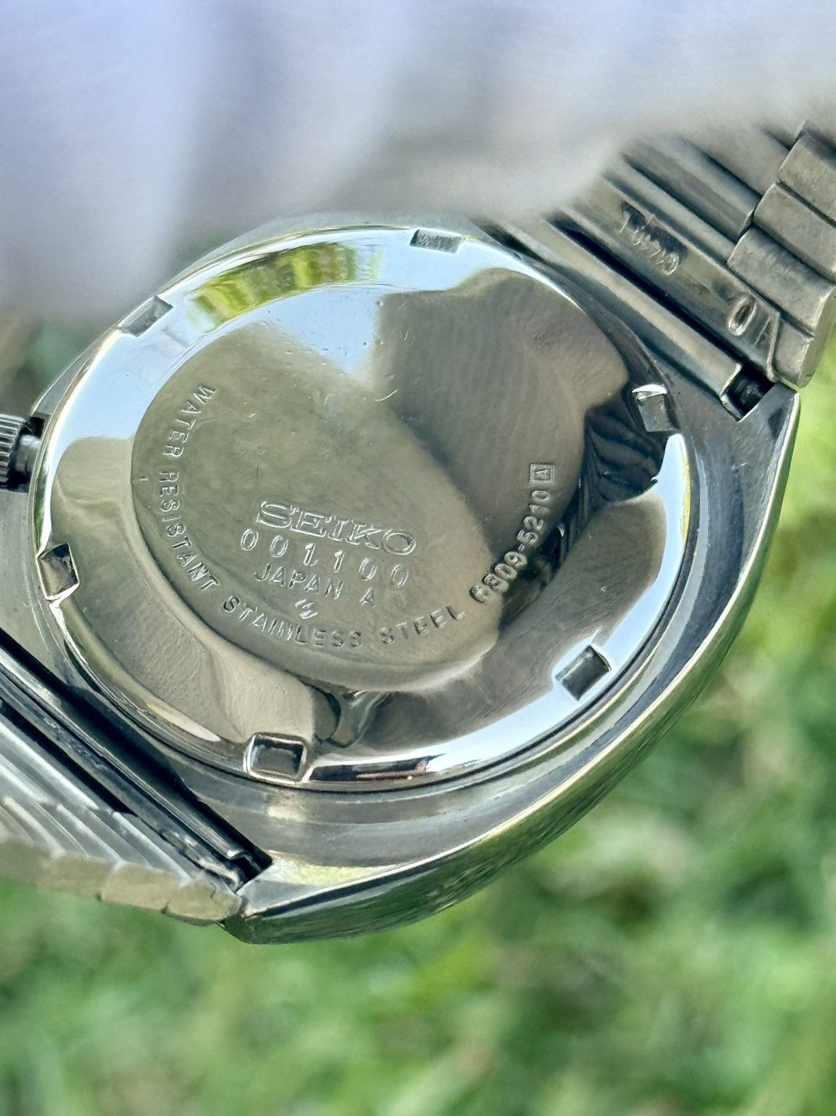 Seiko Vintage Seiko 5 Automatic japan Watch: golden Dial, TV Case Size 36 - 19 Thumbnail