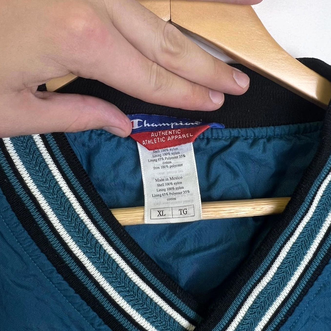Champion VINTAGE Champion Jacket Windbreaker 90s XL Mens Teal Green V-Neck Pullover Nylon Ribbed Cuffs Logo Vintage Teal Size US XL / EU 56 / 4 - 6 Thumbnail