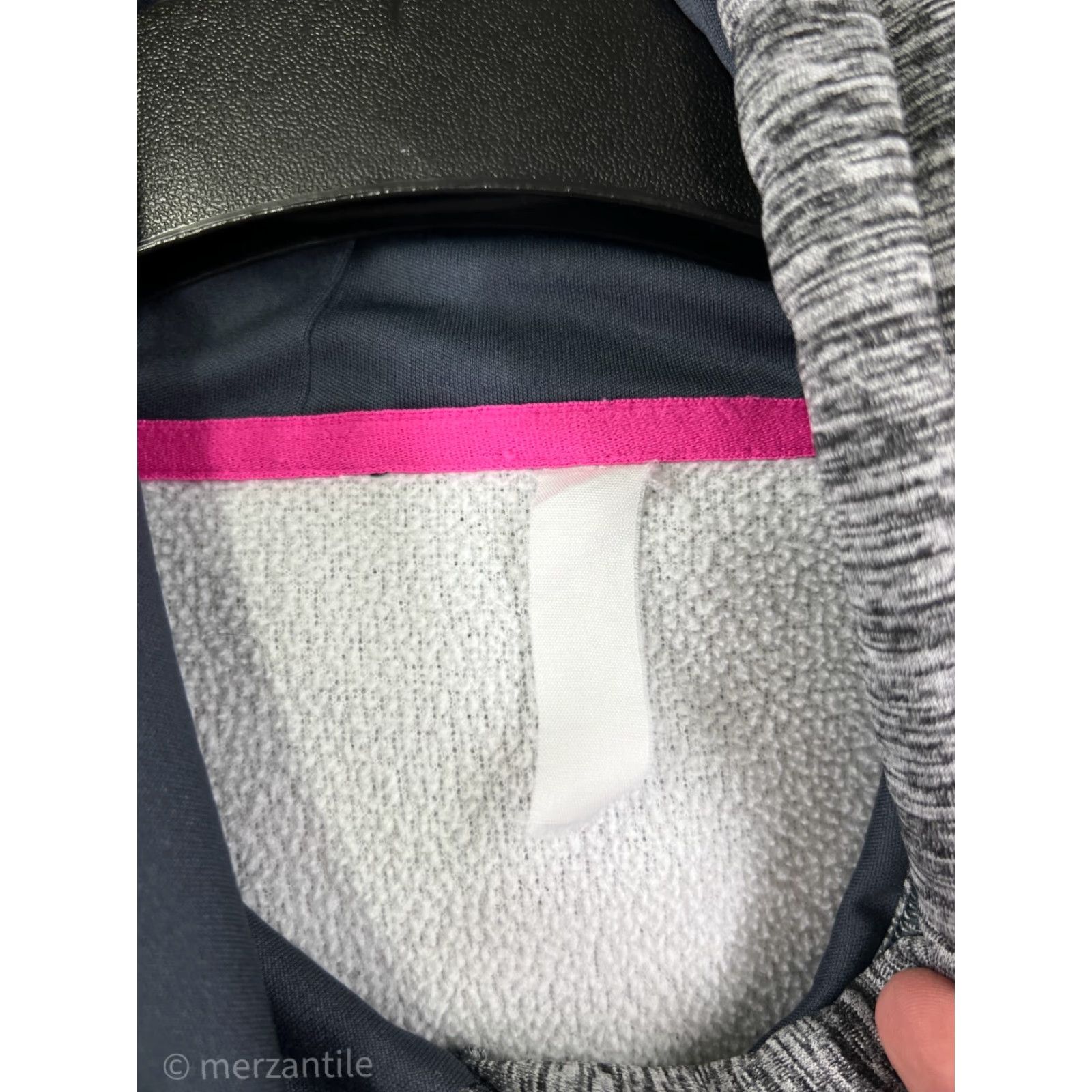Under Armour Under Armour Hoodie Girls Extra Large Gray Pink Logo Kangaroo Pocket Pullover Size XL / US 12-14 / IT 48-50 - 3 Thumbnail