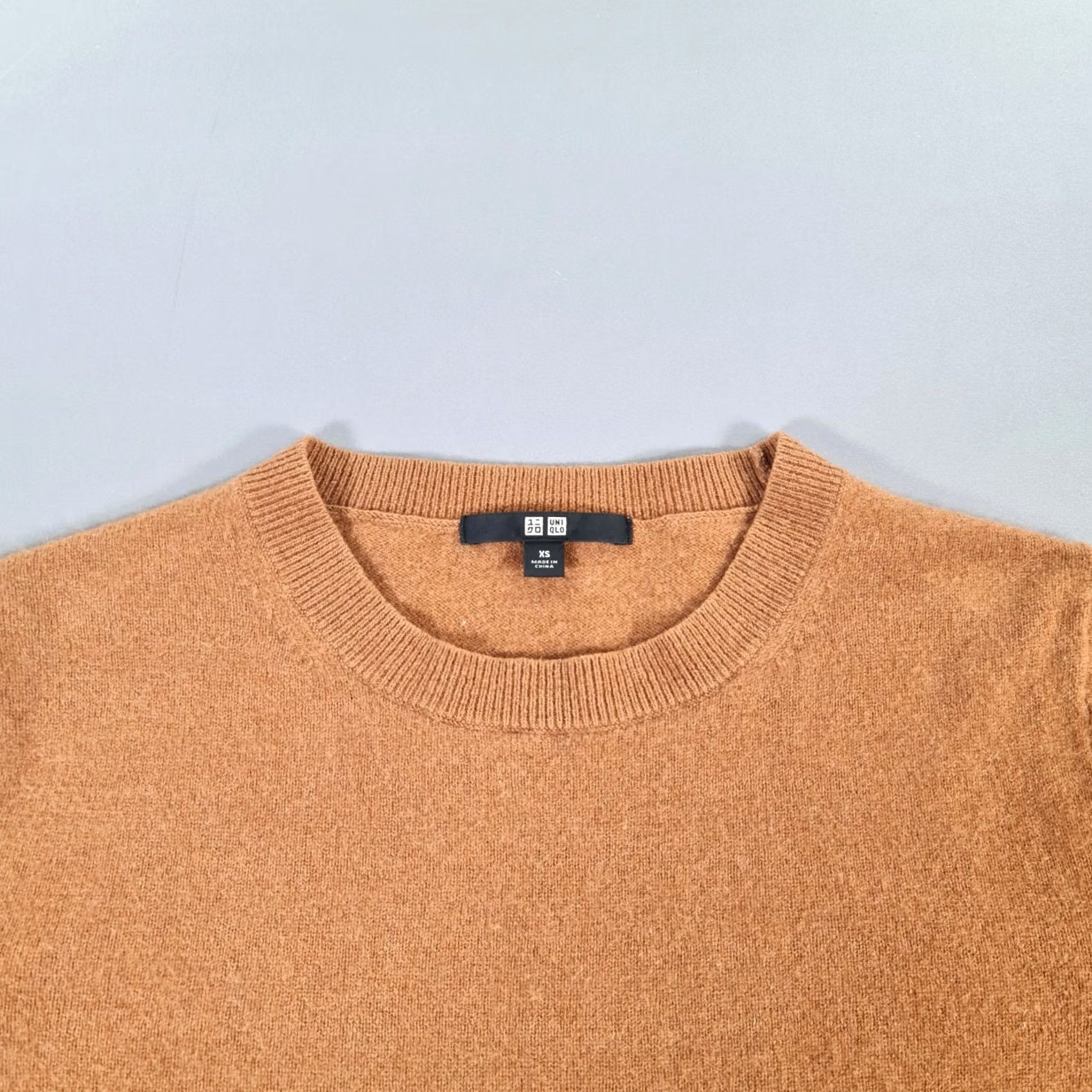 Uniqlo VINTAGE? Uniqlo Womens Jumper Brown XS Cashmere Crew Neck Knit Pullover Size XS / US 0-2 / IT 36-38 - 2 Thumbnail