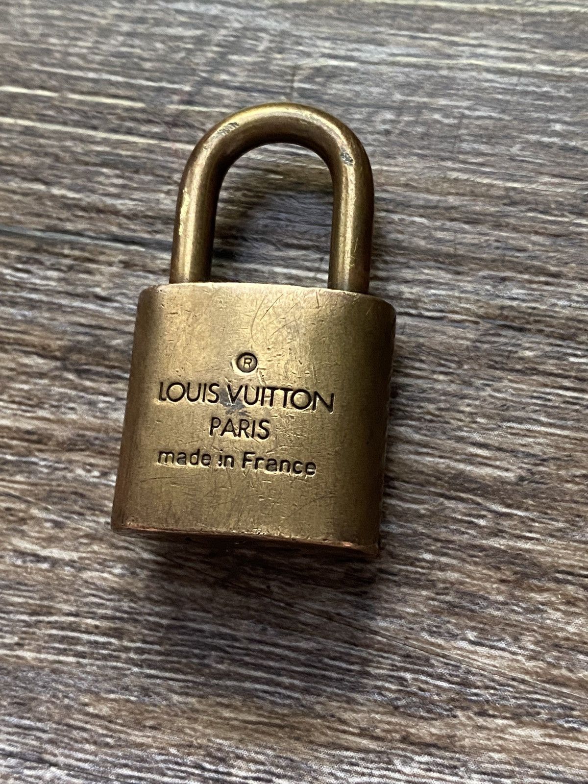 Louis Vuitton Louis Vuitton Lock 306 Size ONE SIZE - 6 Thumbnail