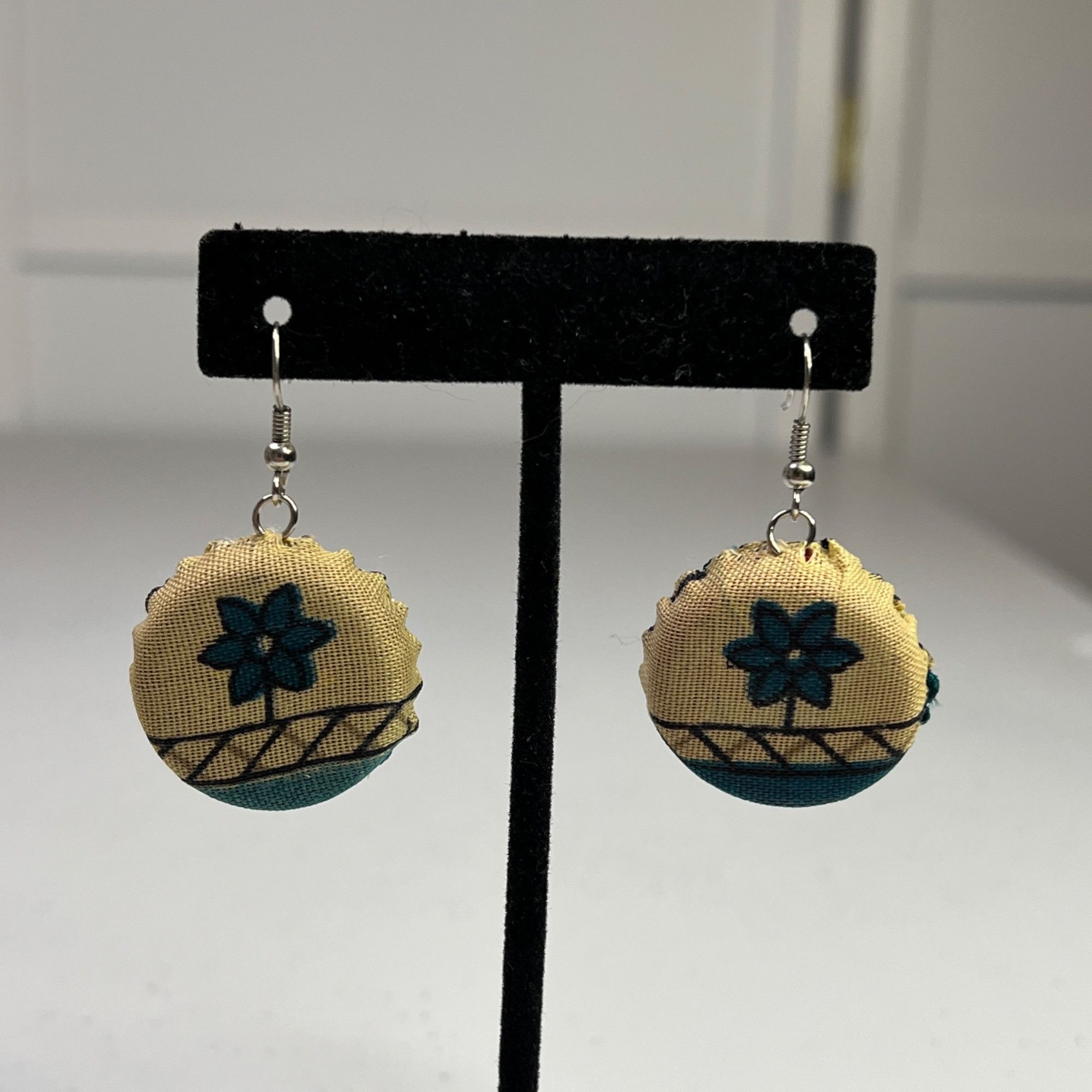 Vintage Handcrafted Round Fabric Earrings With Floral Pattern & Hook Size ONE SIZE - 3 Thumbnail