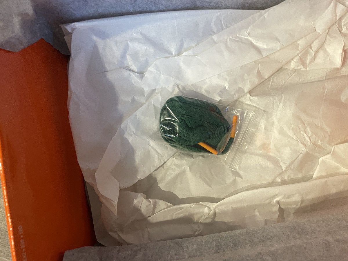 Jordan Brand × Nike Gatorade Orange Peel Jordan 1 Retro High Size US 11 / EU 44 - 6 Thumbnail