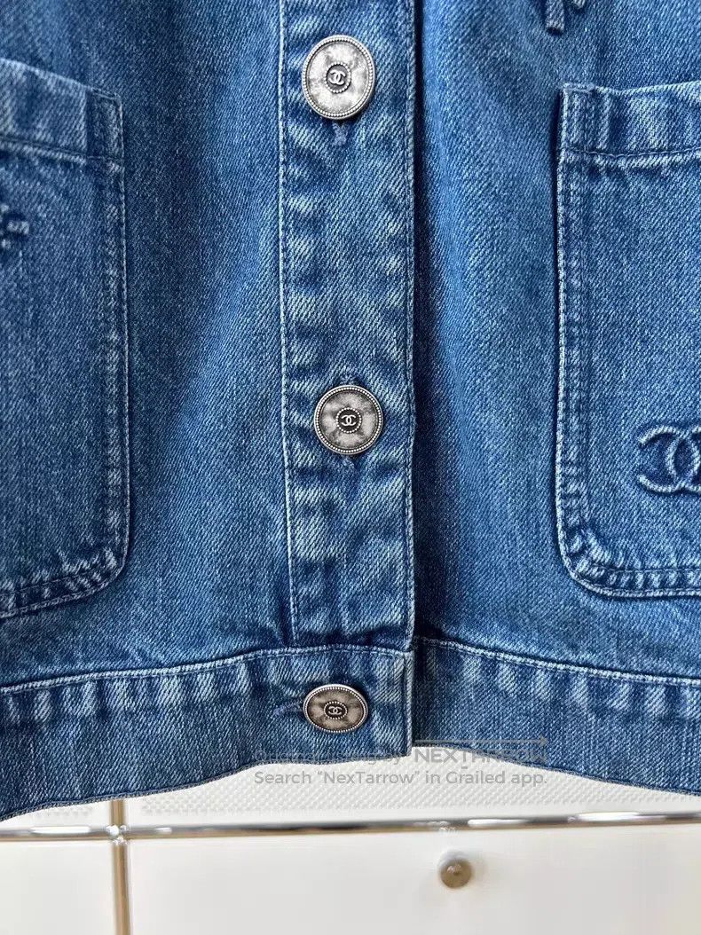 Chanel Chanel 24S camelia relief full-print short denim jacket Size L / US 10 / IT 46 - 4 Thumbnail