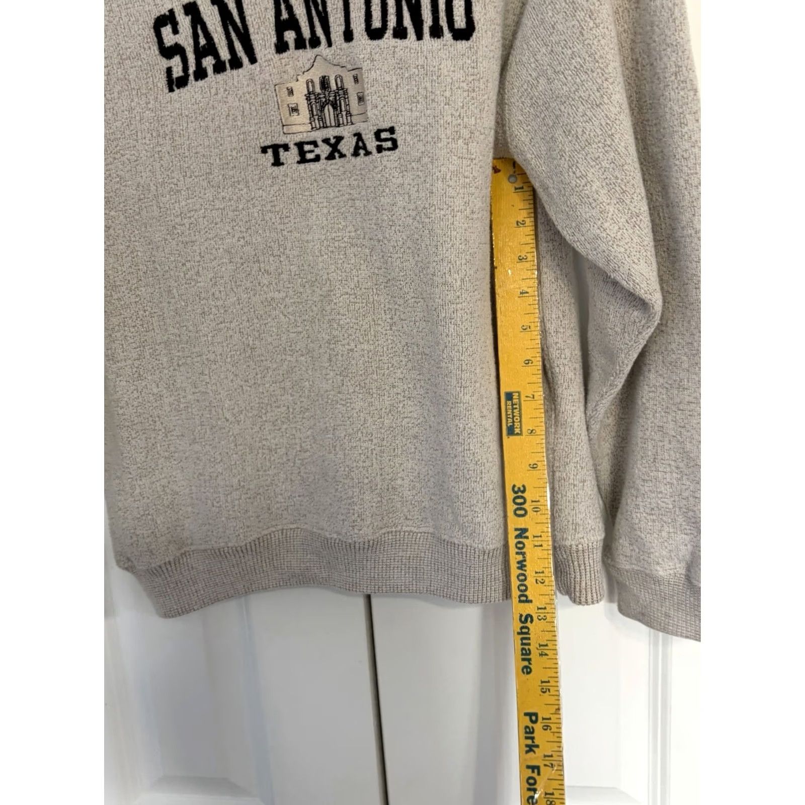 Vintage Womens San Antonio Texas Long Sleeve Pullover Sweatshirt M White Crew Neck Cotton Blend Casual City Theme Regular Fit Size M / US 6-8 / IT 42-44 - 3 Thumbnail