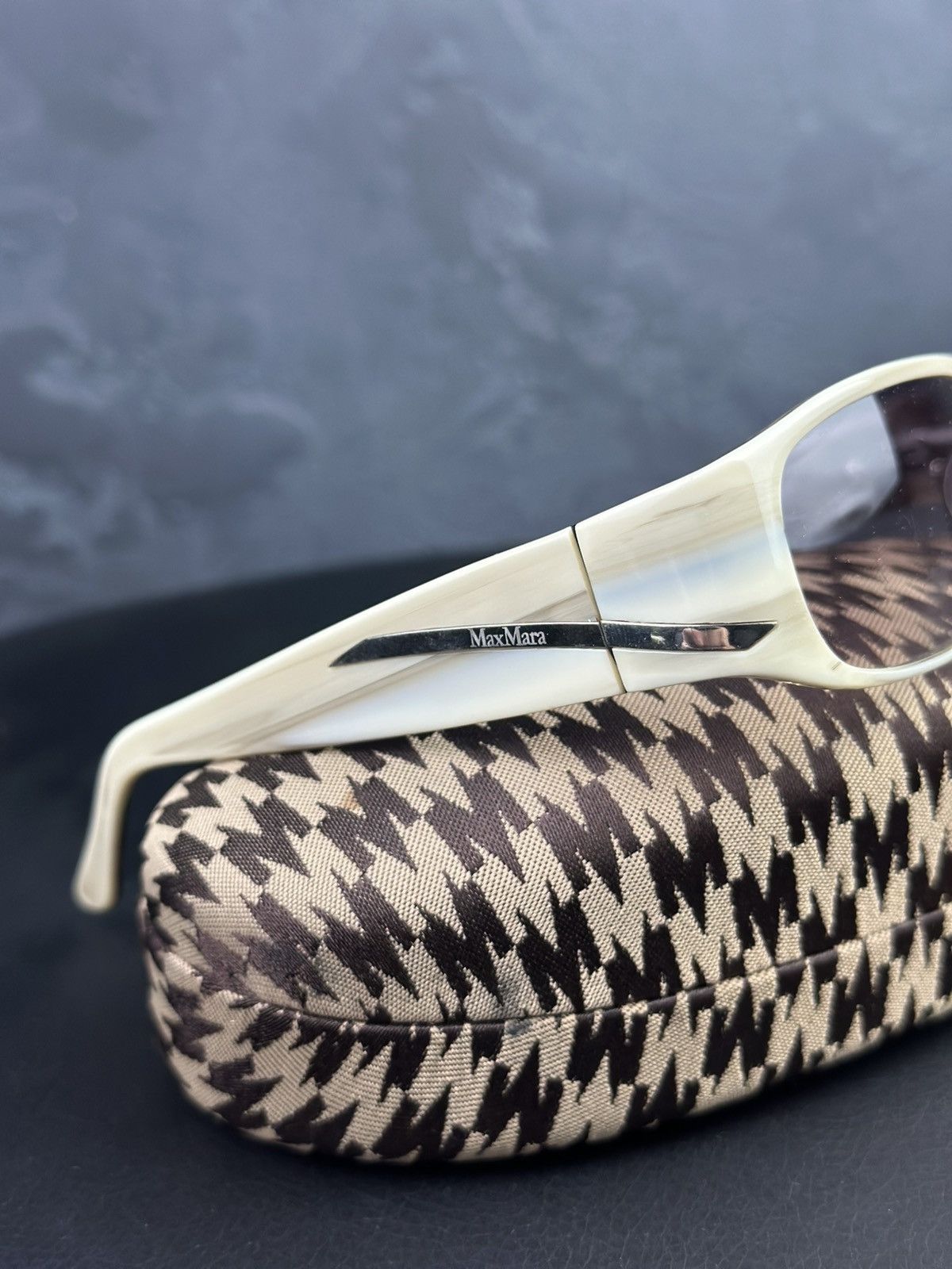 Max Mara Vintage Max Mara Sunglasses Made in Italy Size ONE SIZE - 4 Thumbnail