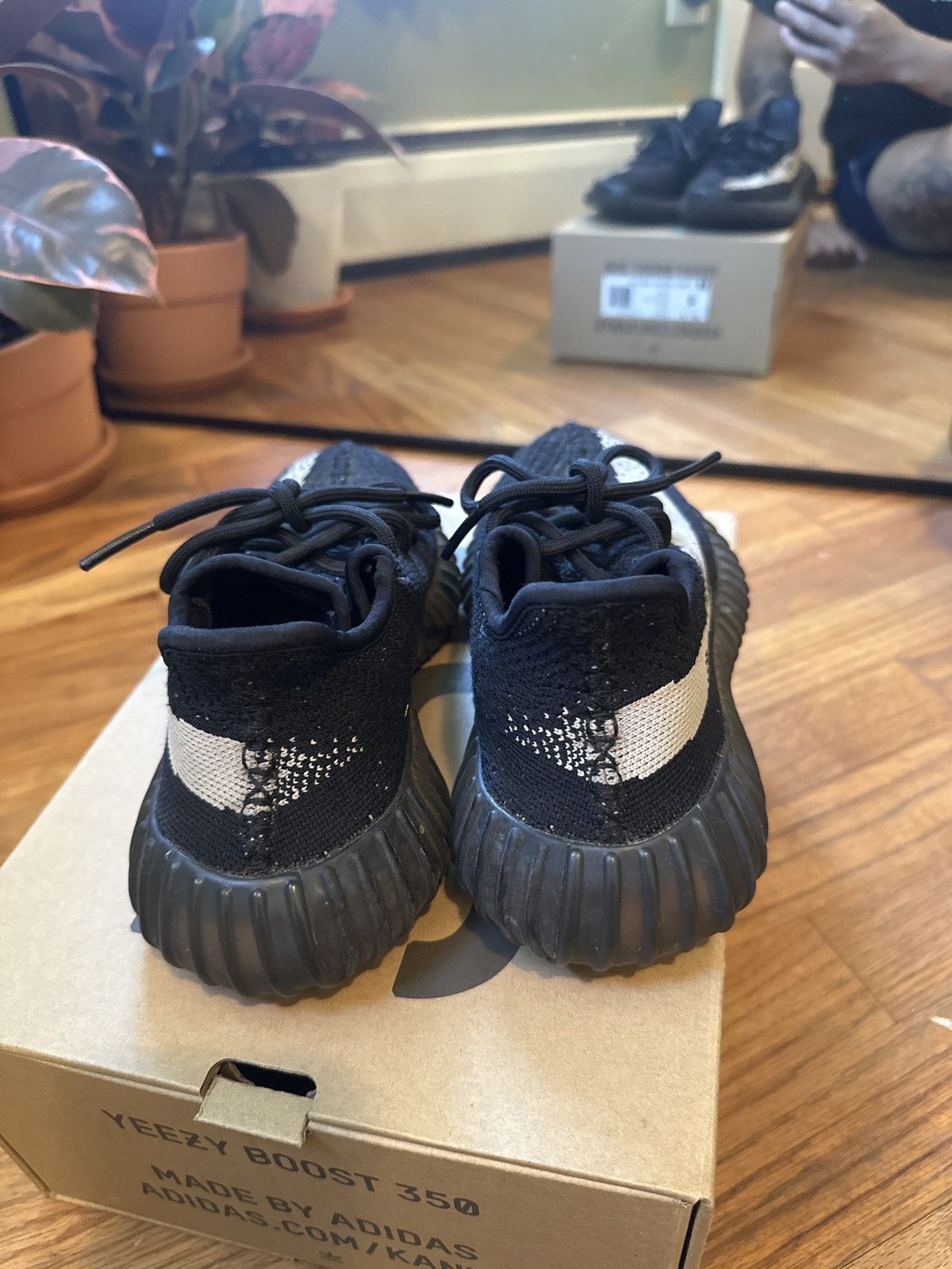 Yeezy Yeezy Boost 350 V2 'Oreo' Size US 4 / IT 34 - 3 Thumbnail