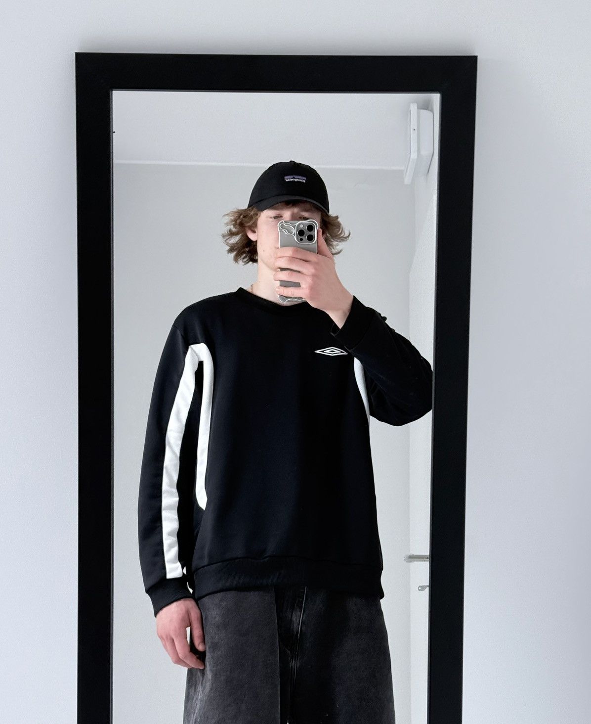 Umbro Vintage Umbro Y2K avantgarde streetwear sweatshirt Size US XL / EU 56 / 4 - 9 Thumbnail