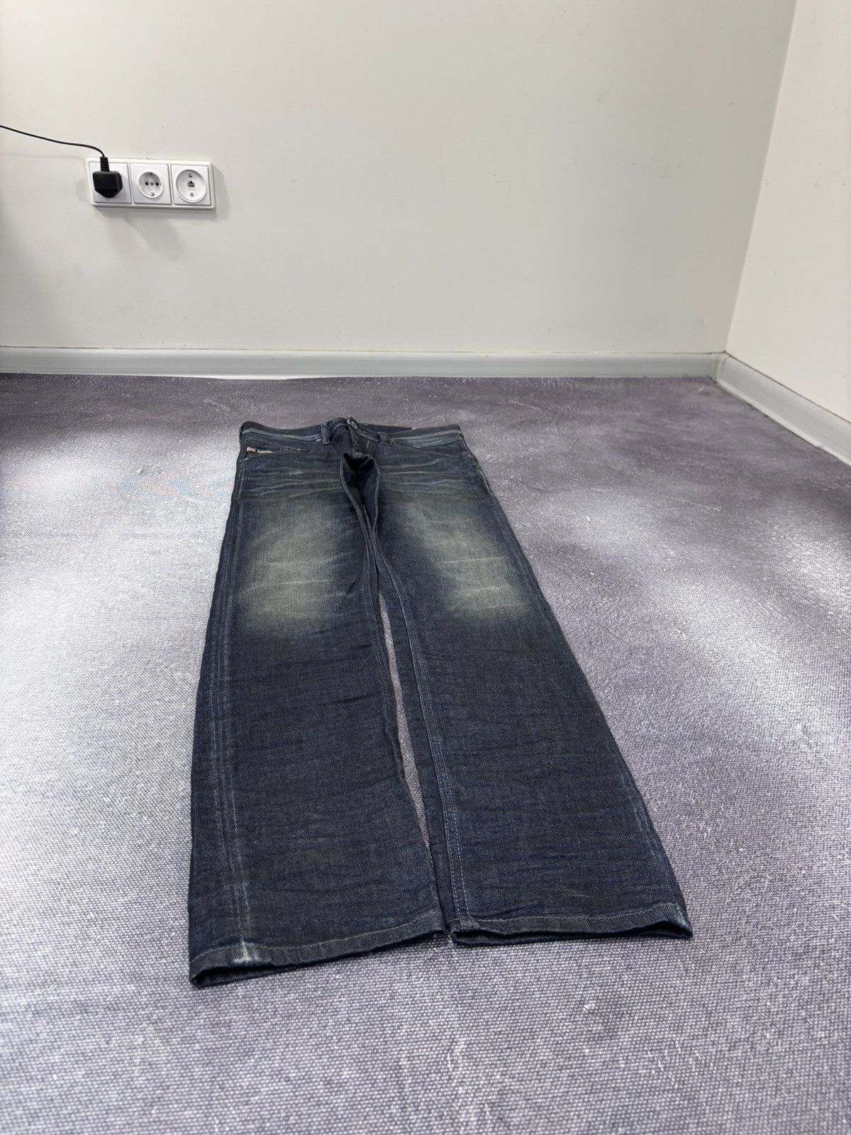 Diesel Diesel Belther NWT Men’s Regular Slim Tapered Denim Jeans Size US 27 - 3 Thumbnail