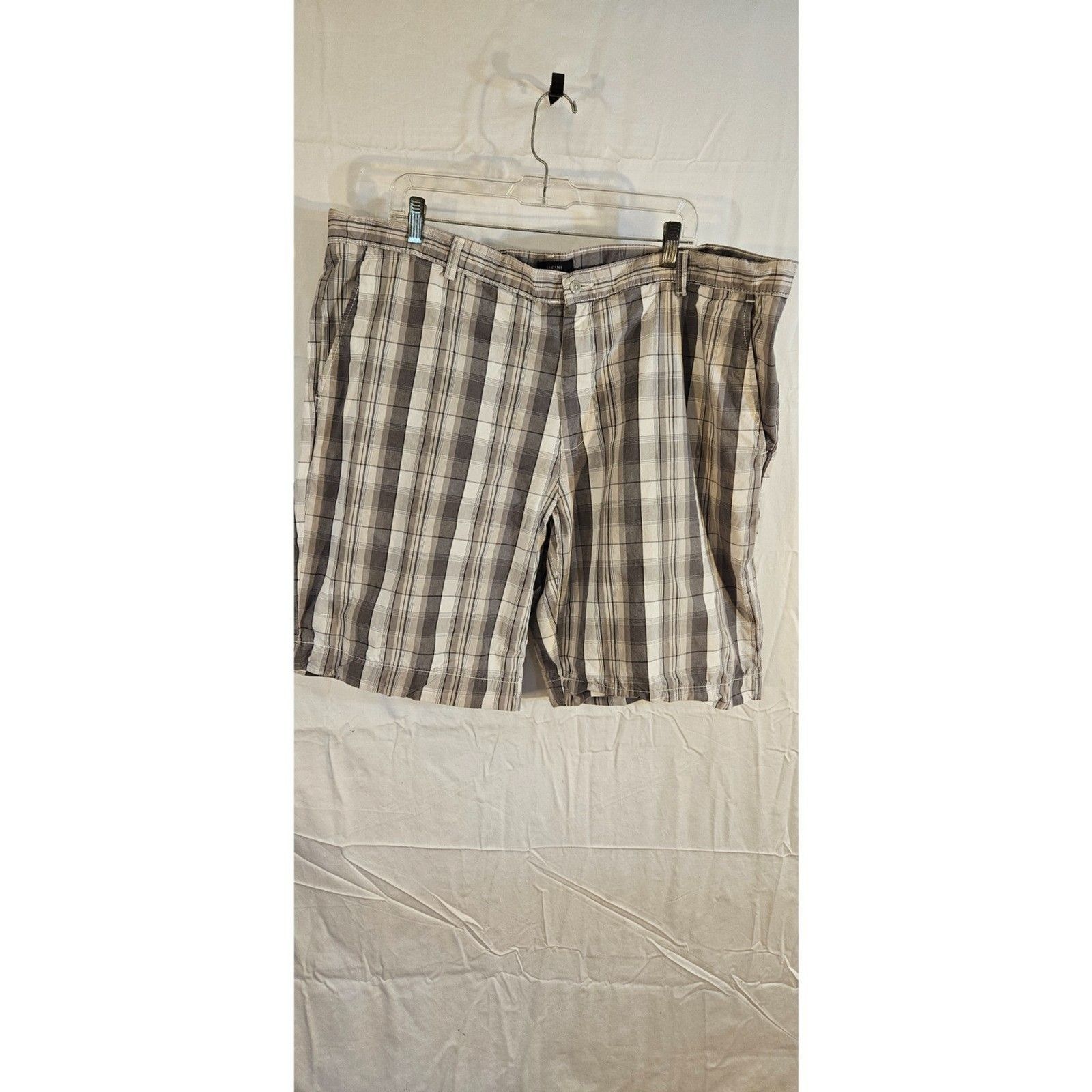 Alfani Alfani Size 44 Gray and White Plaid Shorts -- ITEM #3281 Size US 44 / EU 60 - 1 Thumbnail