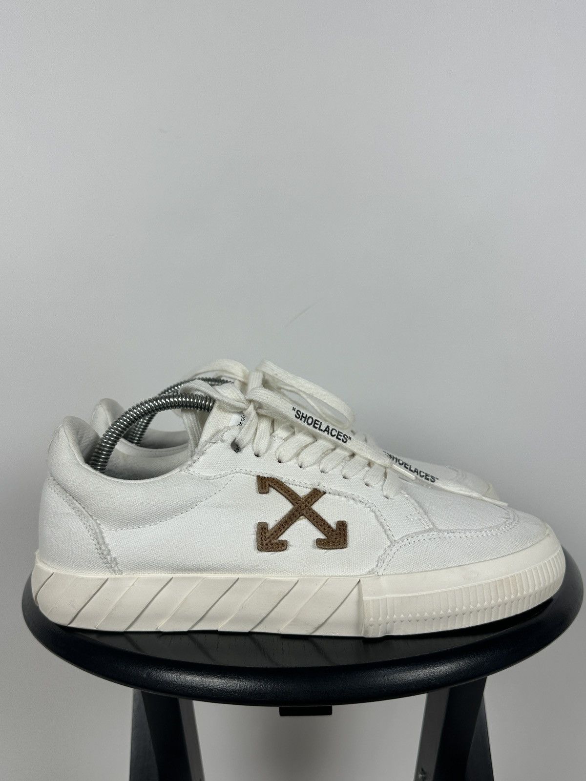 Off-White Off-White Vulcanized Virgil Abloh Low Top Sneakers Size US 9 / EU 42 - 1 Thumbnail