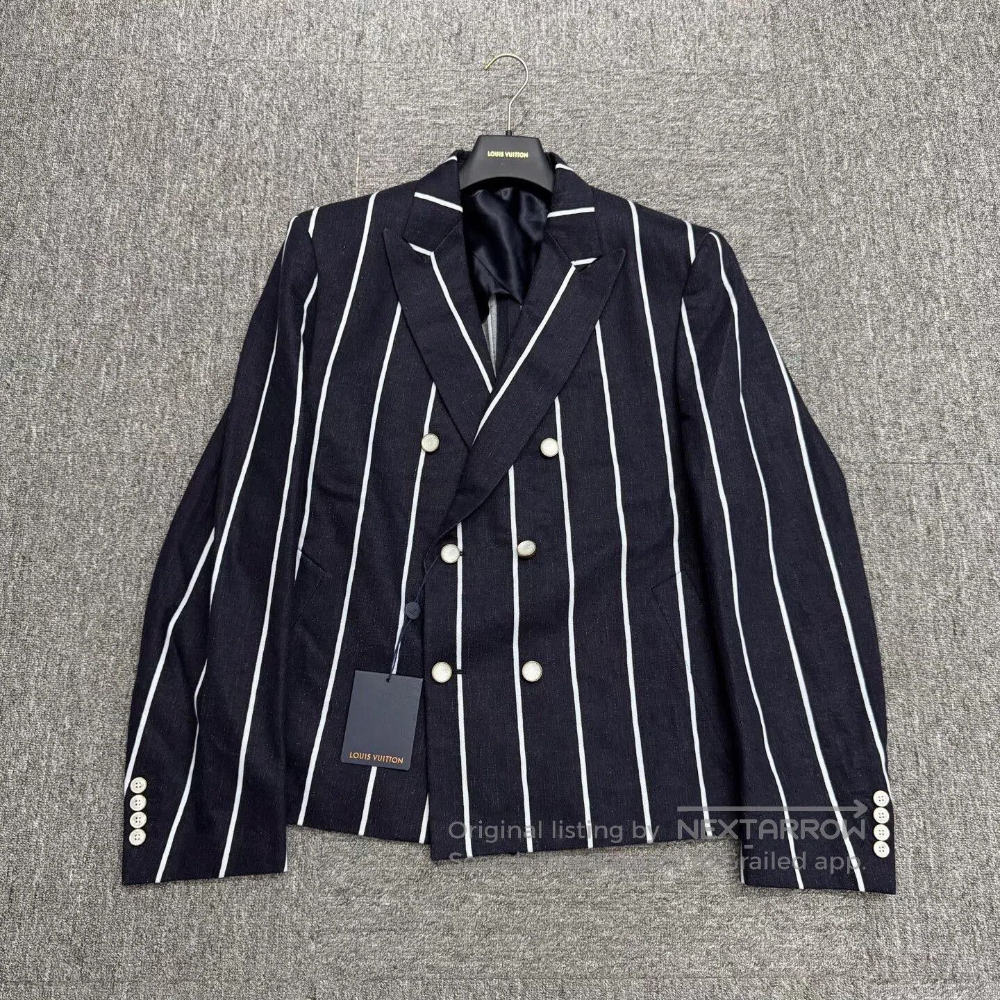Louis Vuitton louis vuitton striped linen suit jacket. Size US L / EU 52-54 / 3 - 1 Thumbnail