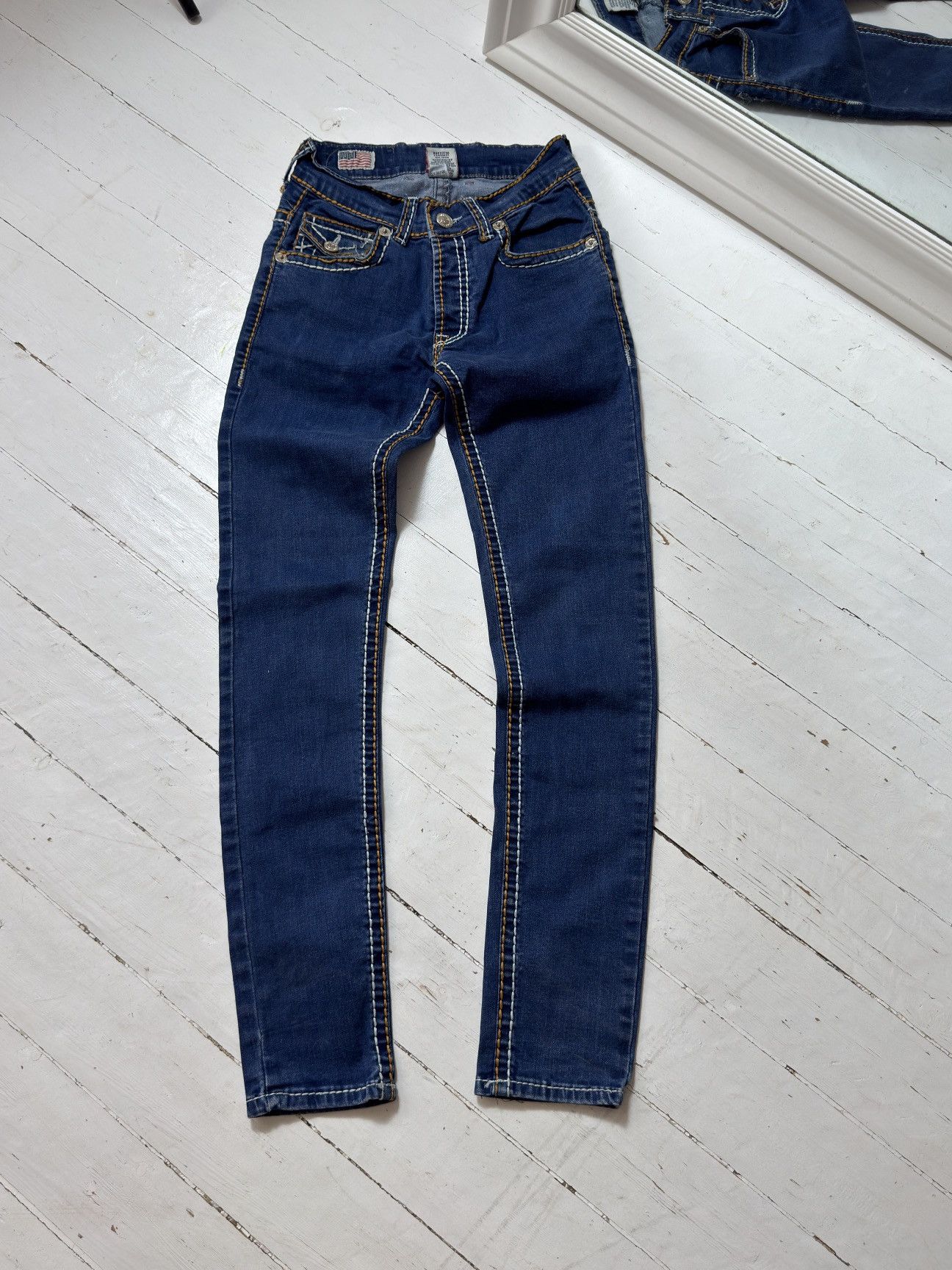 True Religion VINTAGE TRUE RELIGION CONTRASTING SEAMS SKINNY JEANS Size 30" / US 8 / IT 44 - 6 Thumbnail