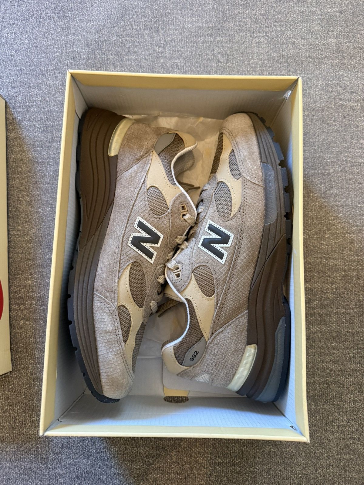 New Balance New Balance 992 Driftwood Mushroom Size US 11 / EU 44 - 4 Thumbnail