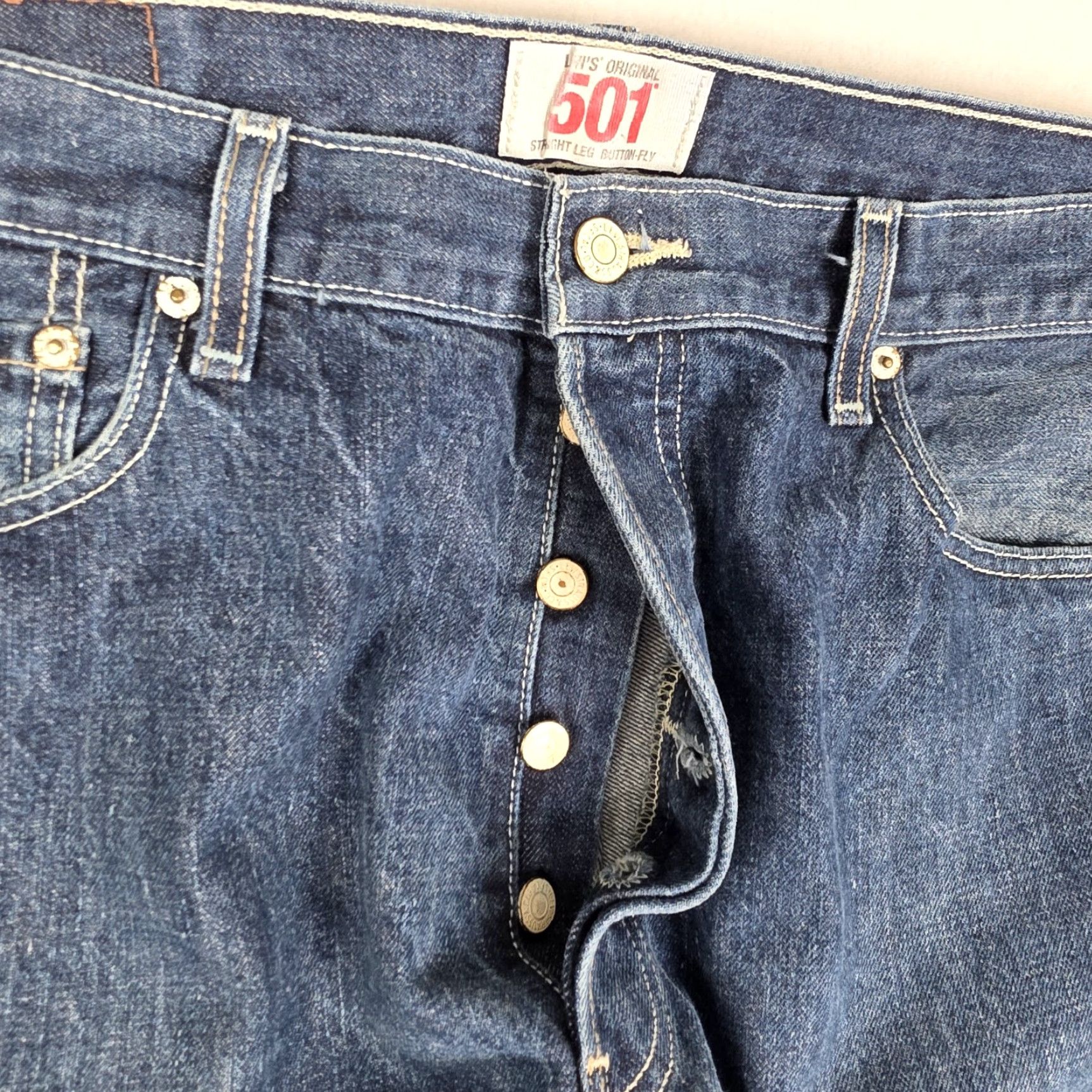 Levi's VINTAGE Levis 501 Jeans Mens 34x28 Blue Denim Straight Button Fly WPL 423 501 Model Dark Fabric Product: Jeans - Levi's 501, 34x28 - Mens Size US 34 / EU 50 - 7 Thumbnail