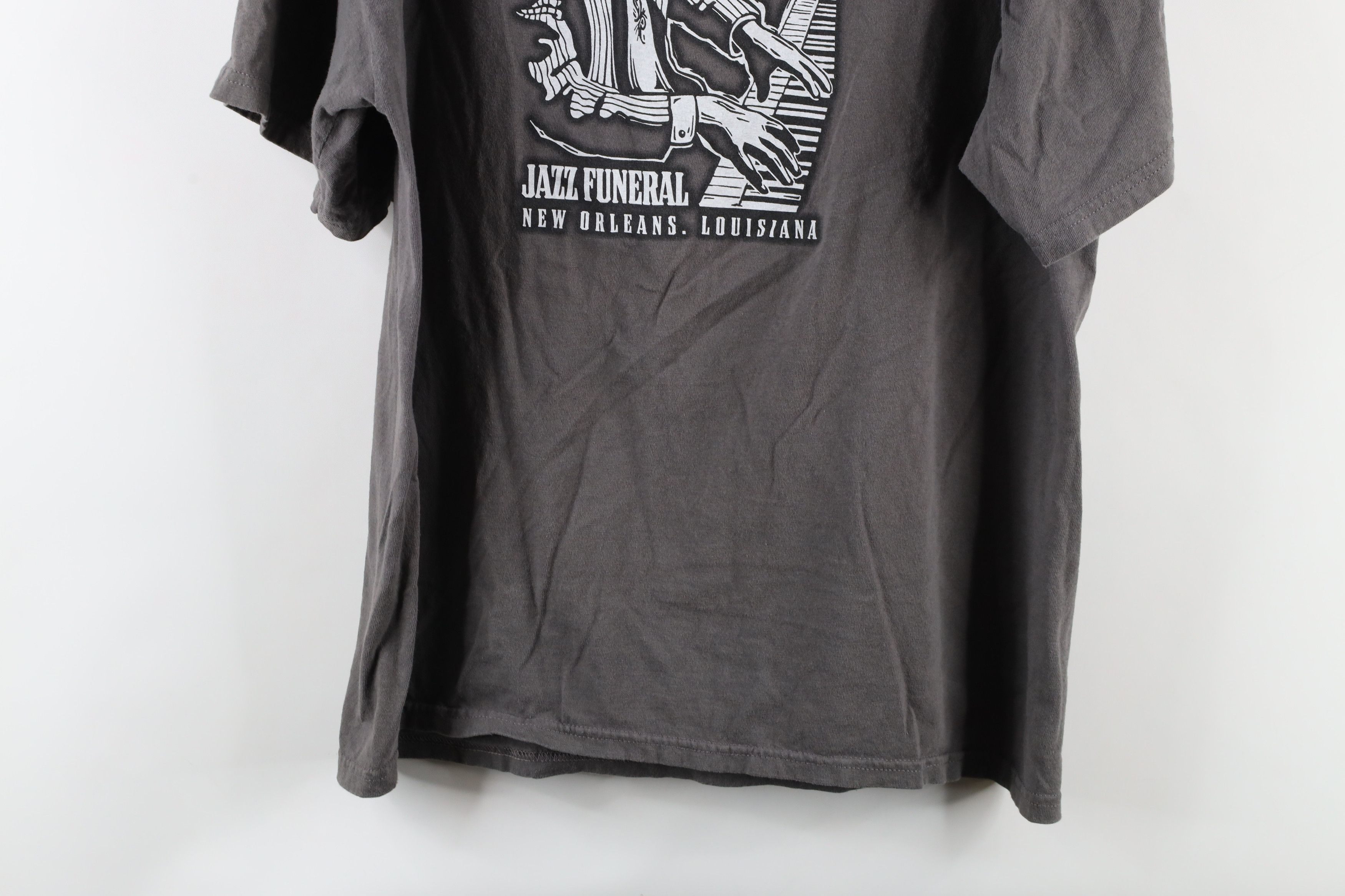 Vintage Vintage Streetwear the Good Times Roll Jazz Funeral T-Shirt Size US L / EU 52-54 / 3 - 9 Thumbnail