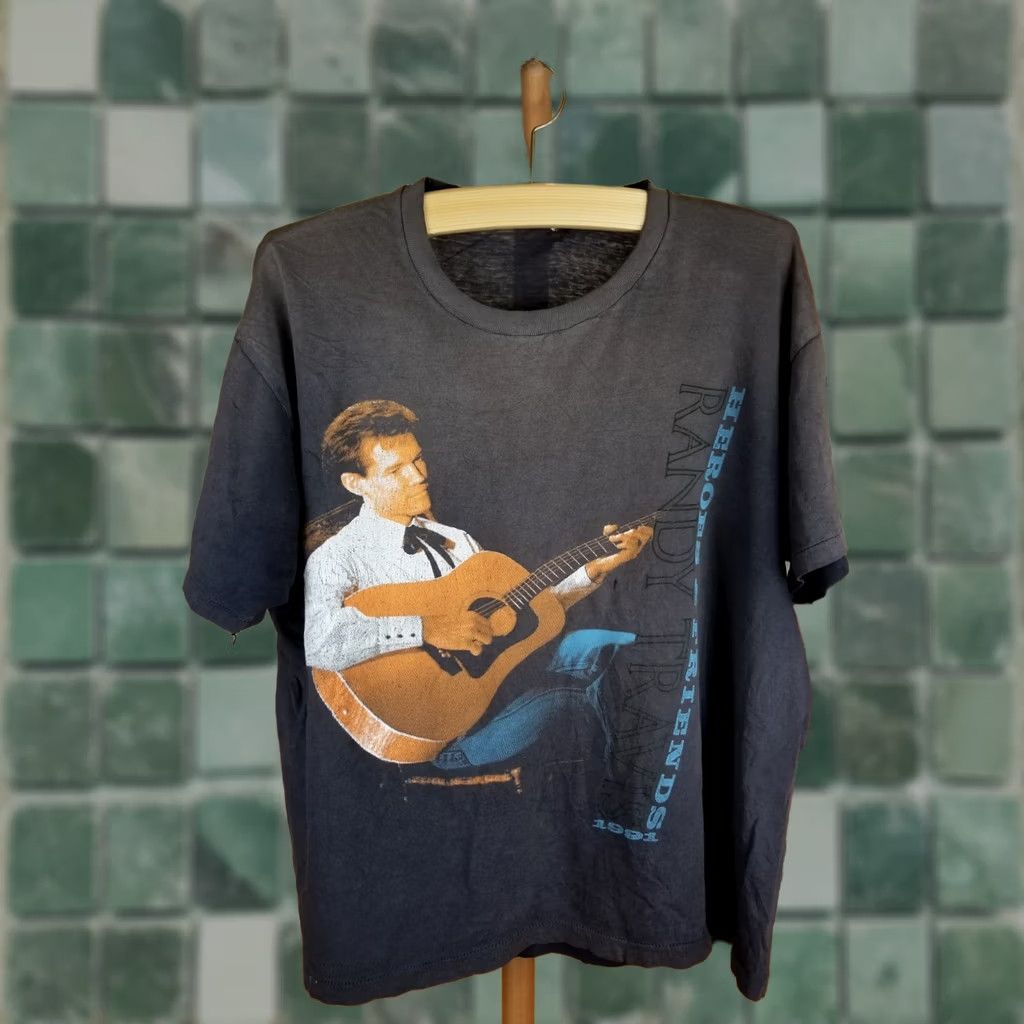 Vintage VINTAGE RANDY TRAVIS COUNTRY MUSIC GRADIENT SUN FADED DISTRSSED T-SHIRT XXL Size US XXL / EU 58 / 5 - 1 Thumbnail