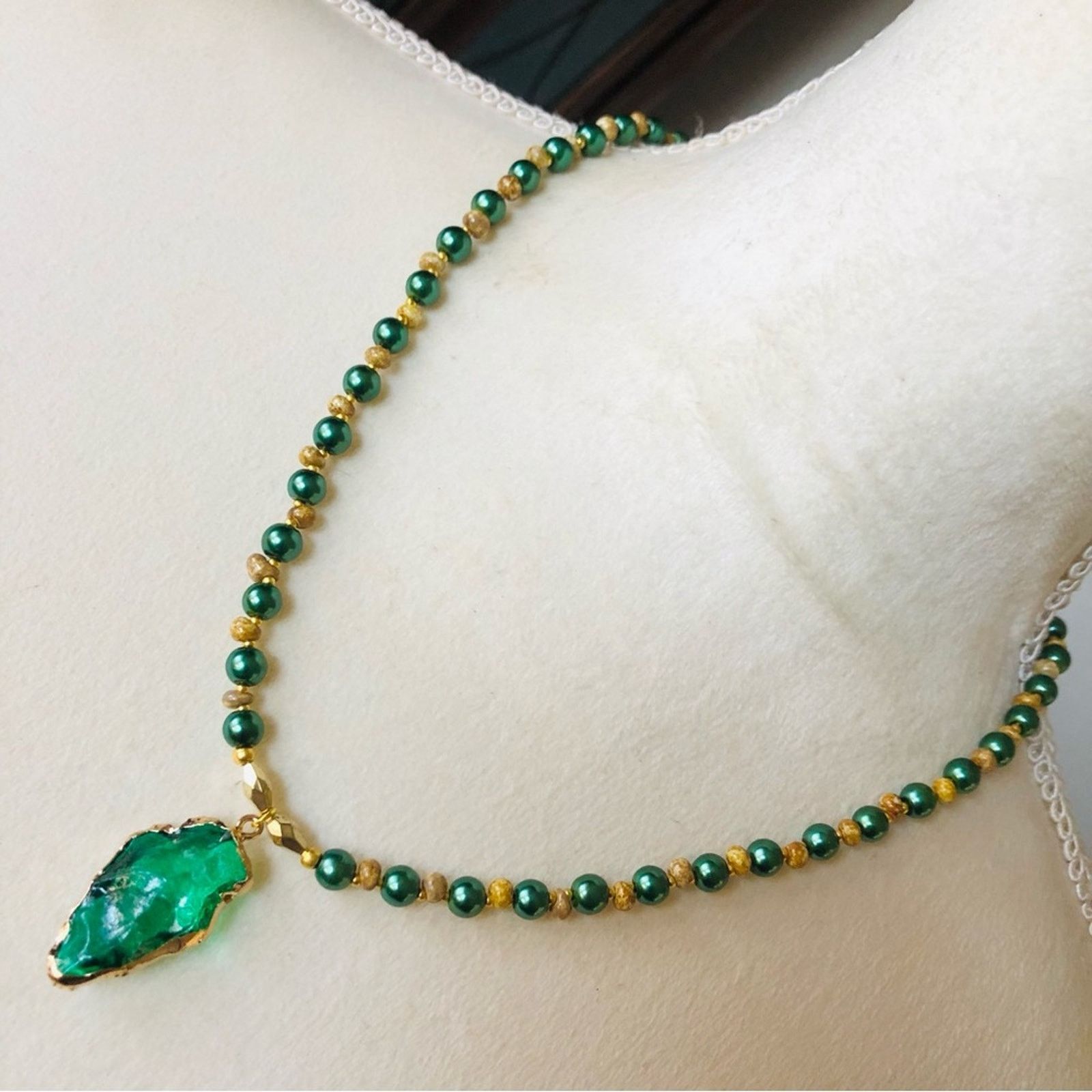 Handmade Handcrafted repurpose dyed glass arrowhead Pearl necklace Size ONE SIZE - 1 Thumbnail