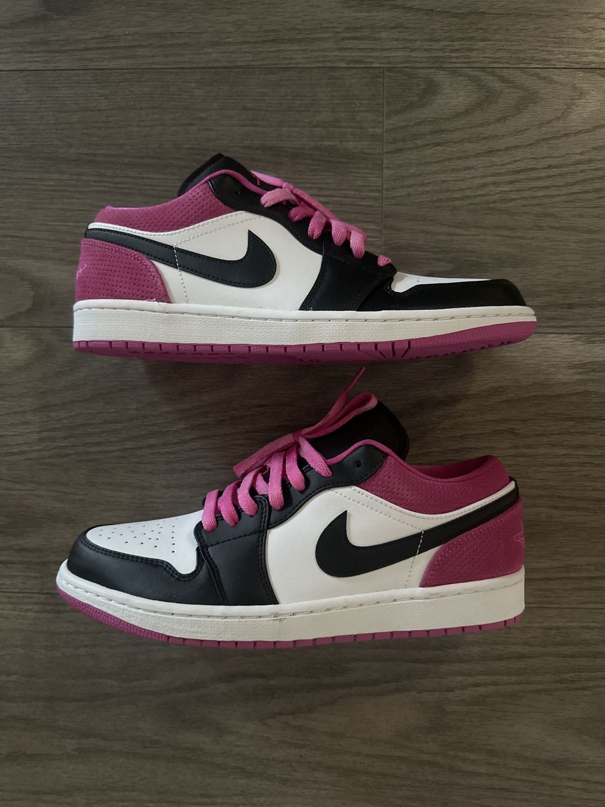Jordan Brand × Nike Jordan 1 low Size US 9.5 / EU 42-43 - 1 Thumbnail