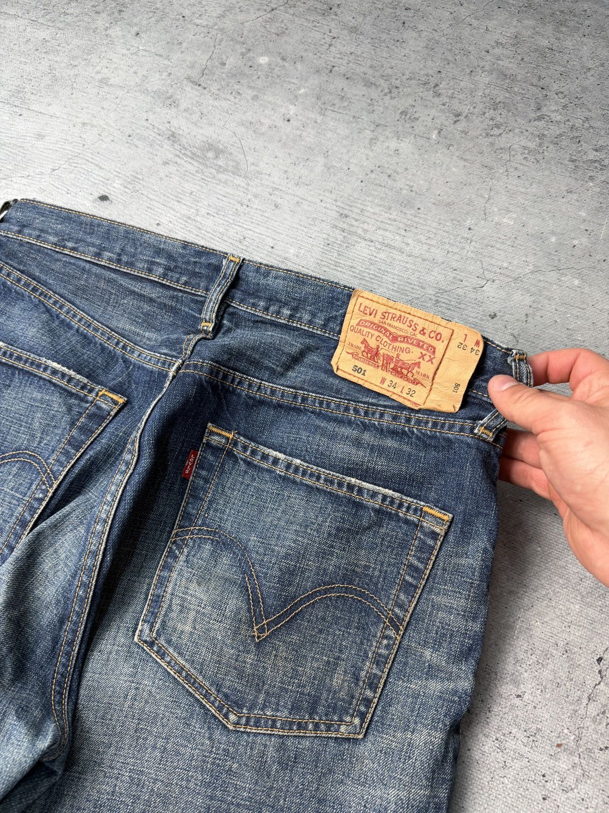 Levi's 🔥Y2K VINTAGE LEVIS 501 DISTRESSED RIPPED DENIM JEANS 00s🔥 Size US 34 / EU 50 - 5 Thumbnail