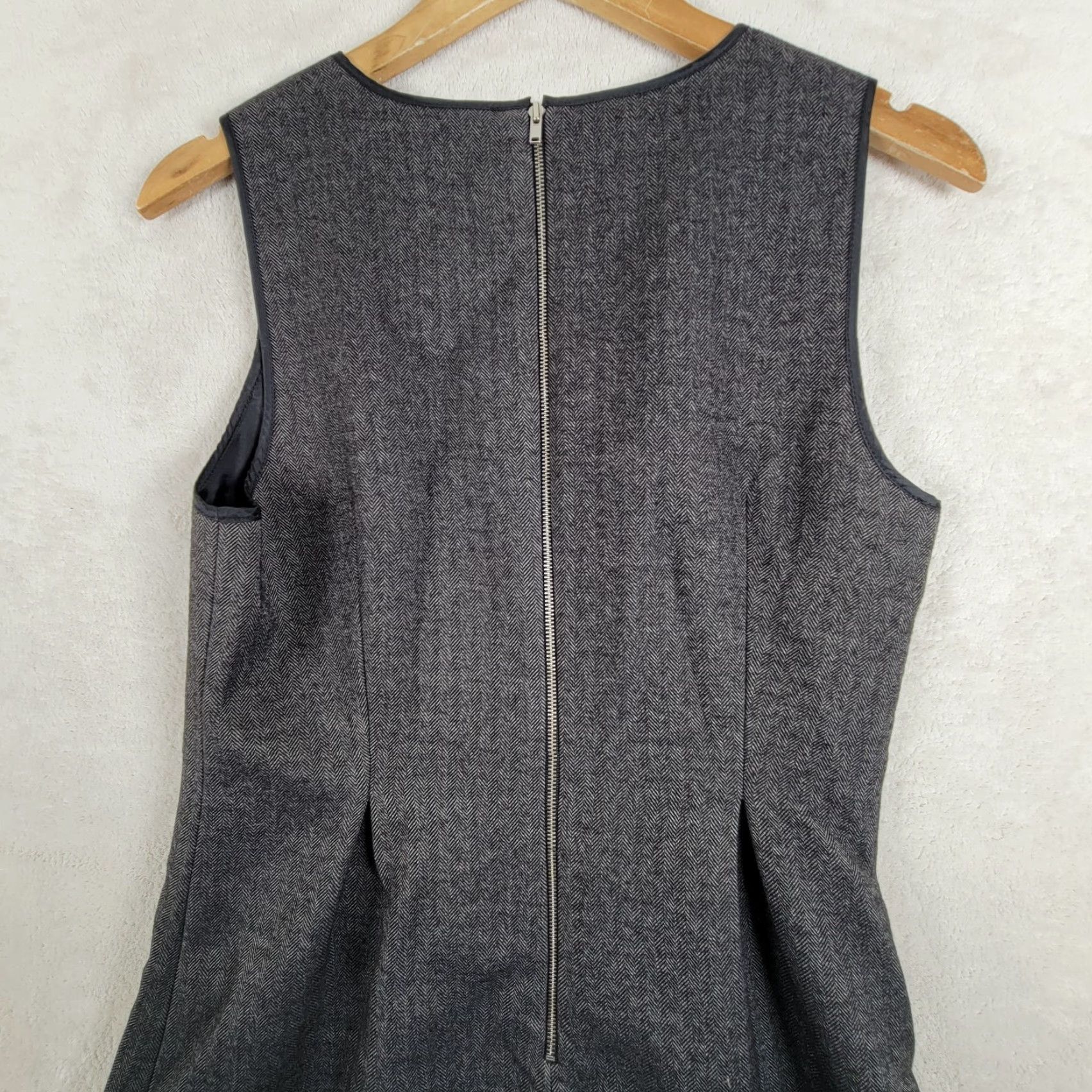 J.Crew J. Crew Women's Dress Size 6 Gray Wool Blend Herringbone Sleeveless Sheath Size M / US 6-8 / IT 42-44 - 4 Thumbnail
