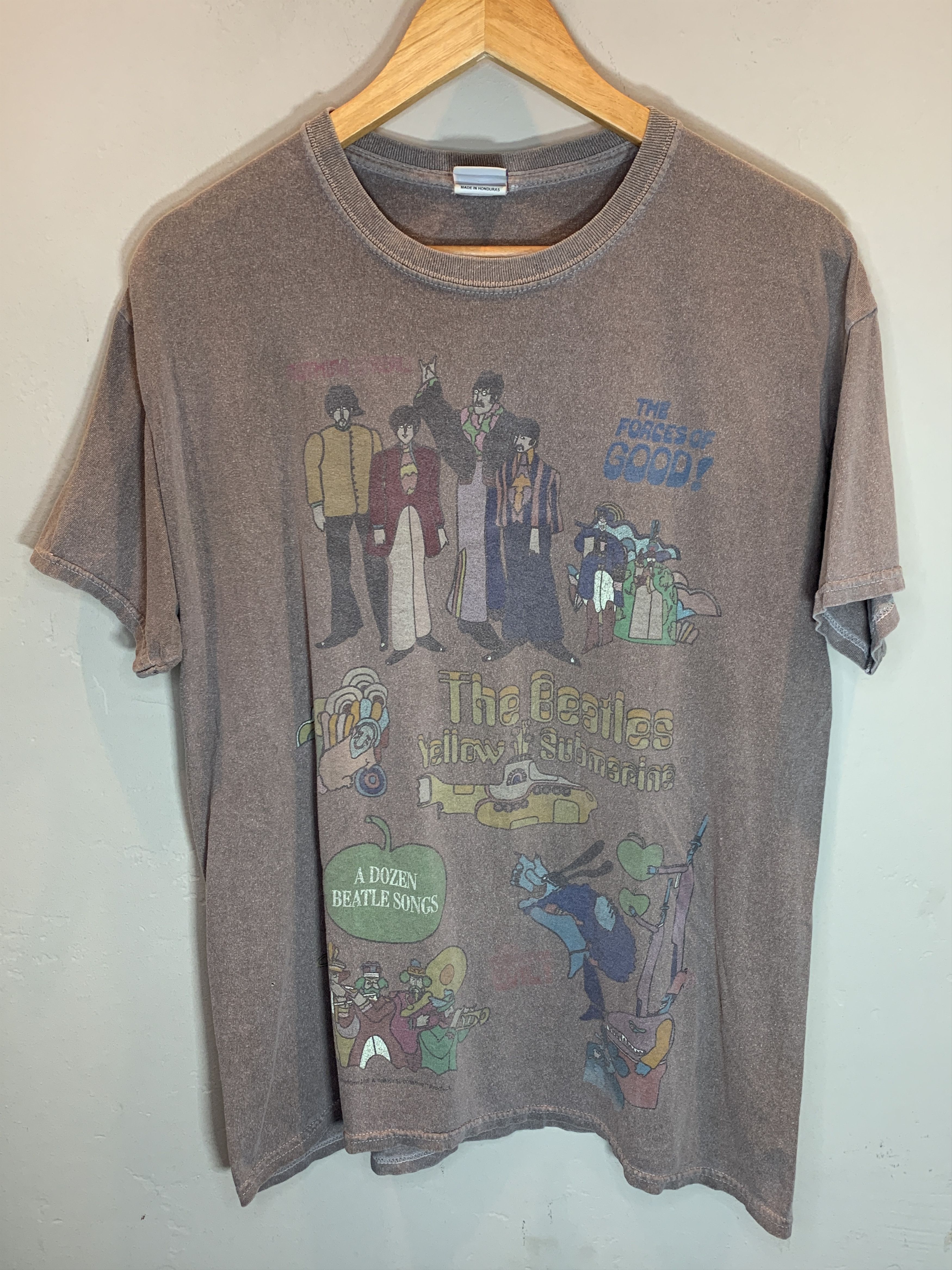Band Tees *RARE* Vintage The Beatles Yellow Submarine Y2K Band T-Shirt Size US M / EU 48-50 / 2 - 1 Thumbnail