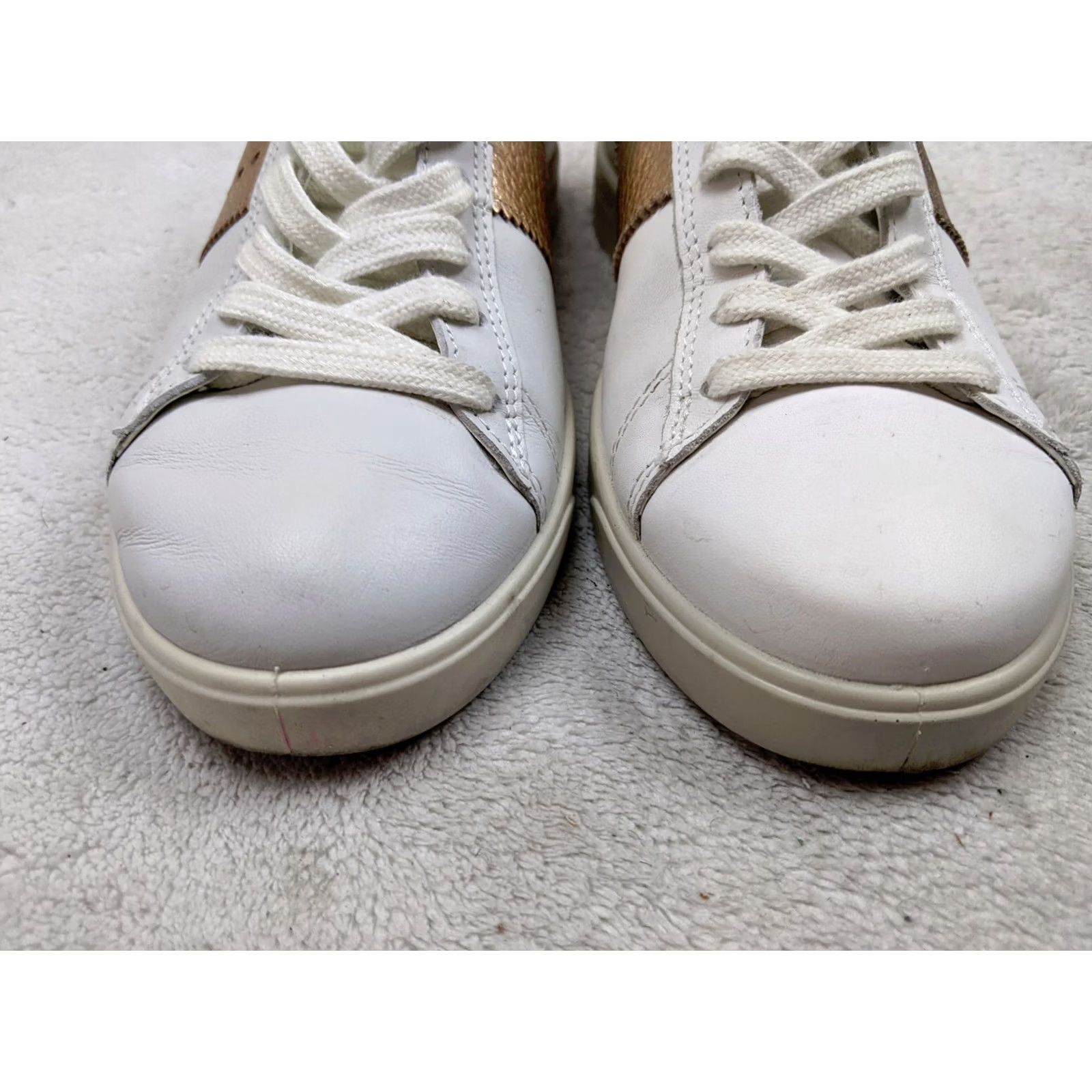 Ecco ECCO Street Lite Retro Sneaker Womens 5 5.5 36 White Bronze Casual Leather Leather Sneaker Womens Size US 5 / IT 35 - 3 Thumbnail