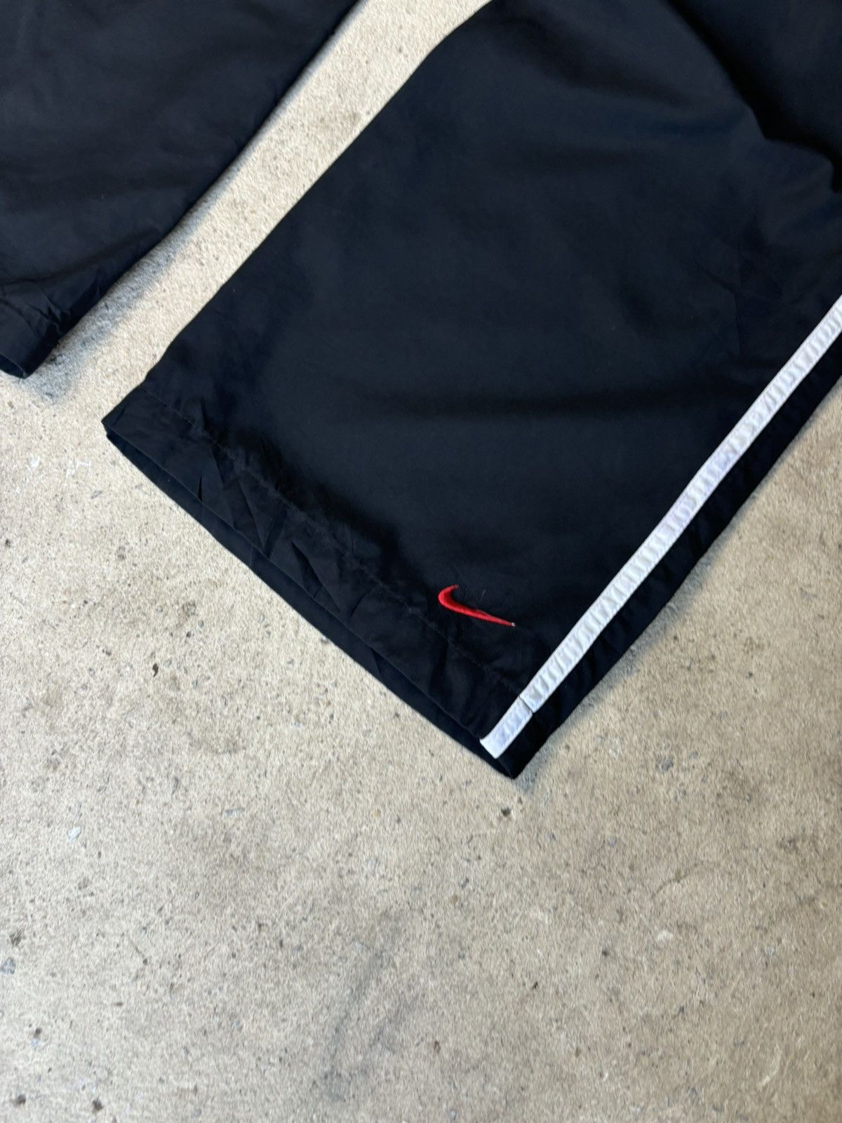 Nike × Vintage Nike Vintage y2k Trackpants Mini swoosh ⭐️RARE⭐️ black L Size US 32 / EU 48 - 5 Thumbnail