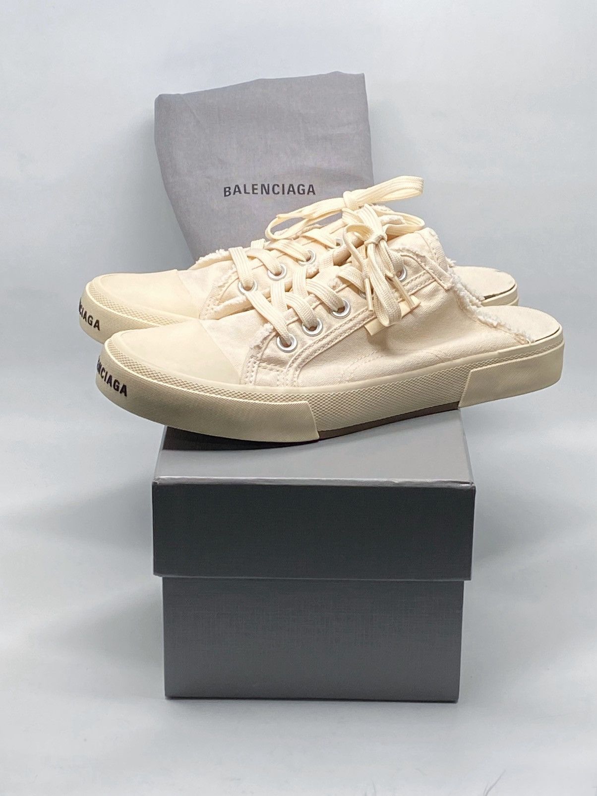 Balenciaga Balenciaga Slip-On Paris White Cotton Sneakers Women size 38 Size US 8 / IT 38 - 12 Thumbnail