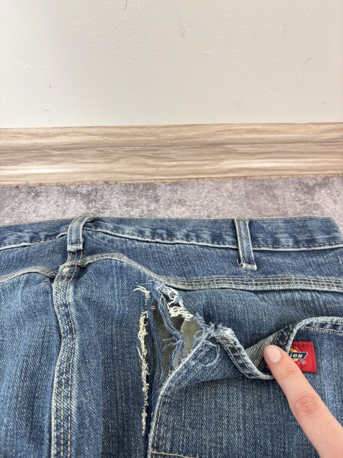 Dickies Dickies Men’s Denim Jeans Blue Distressed USA Workwear Size US 36 / EU 52 - 10 Thumbnail