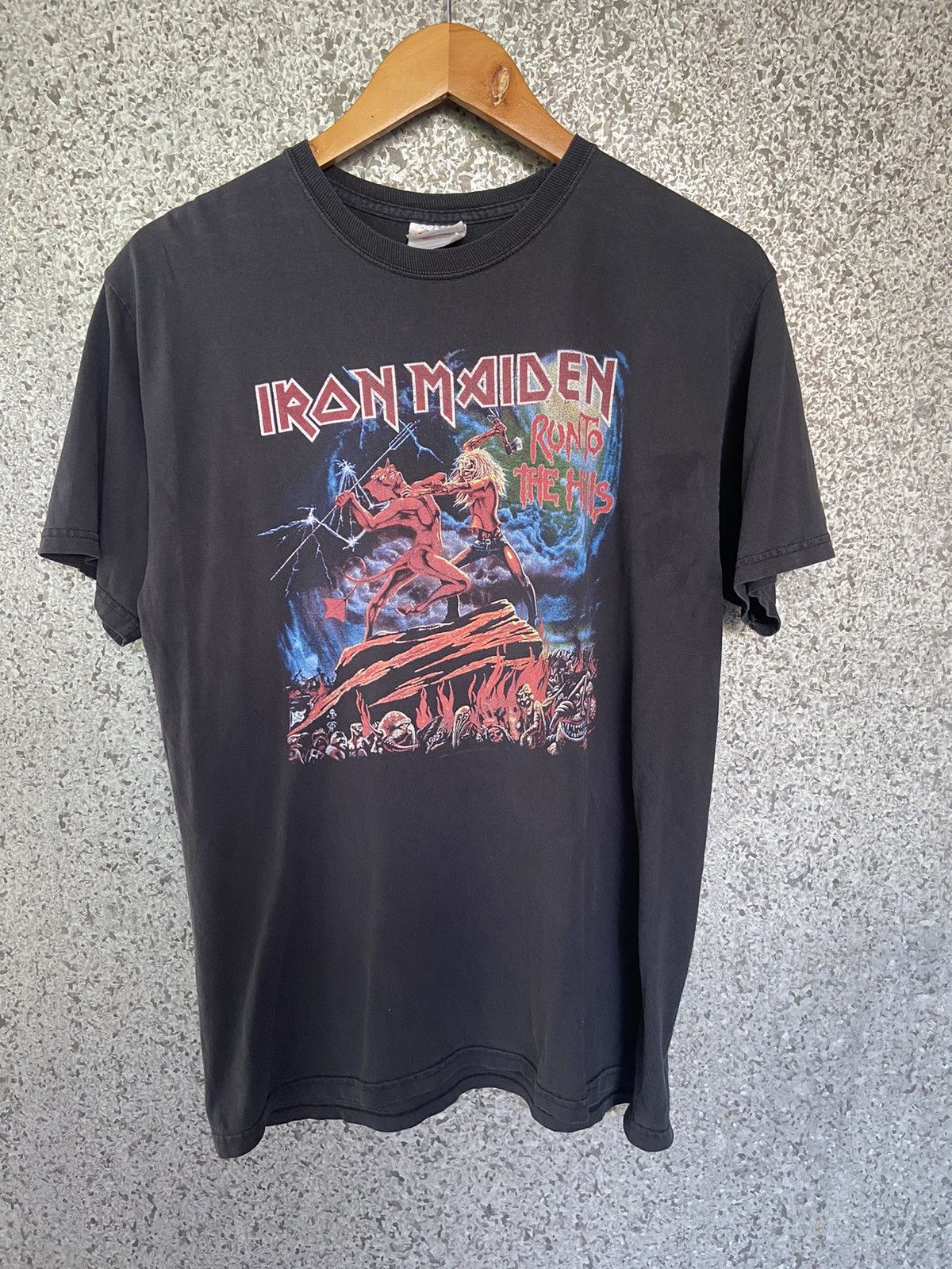 Band Tees 🔥 Vtg y2k Iron Maiden t shirt sun faded Size US M / EU 48-50 / 2 - 1 Thumbnail