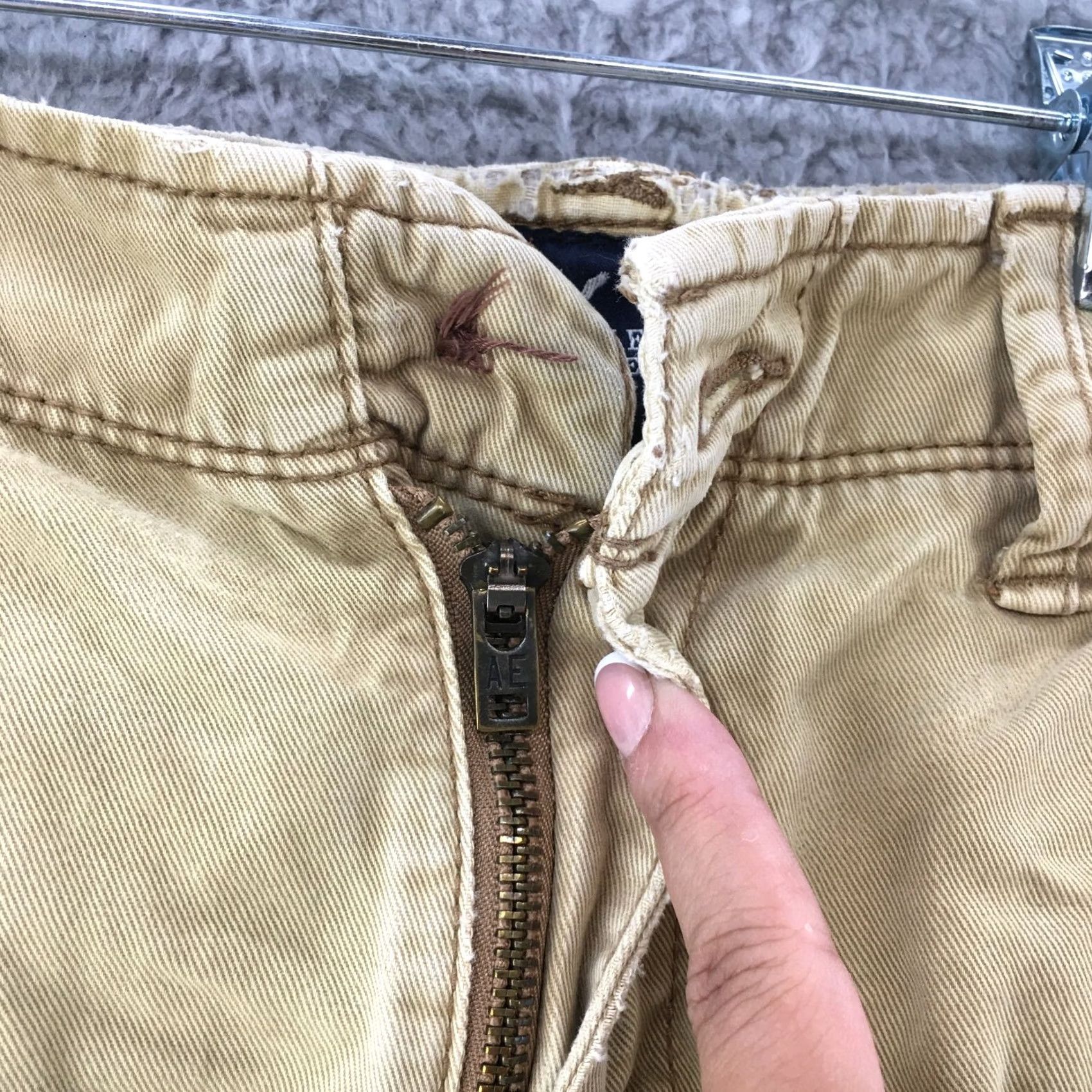 American Eagle Outfitters American Eagle Outfitters Bermuda Shorts Mens 30 Beige Cotton Slash Pocket Casual Shorts Regular Beige Mens 30 Bermuda Cotton Slash Pocket Size US 30 / EU 46 - 3 Thumbnail