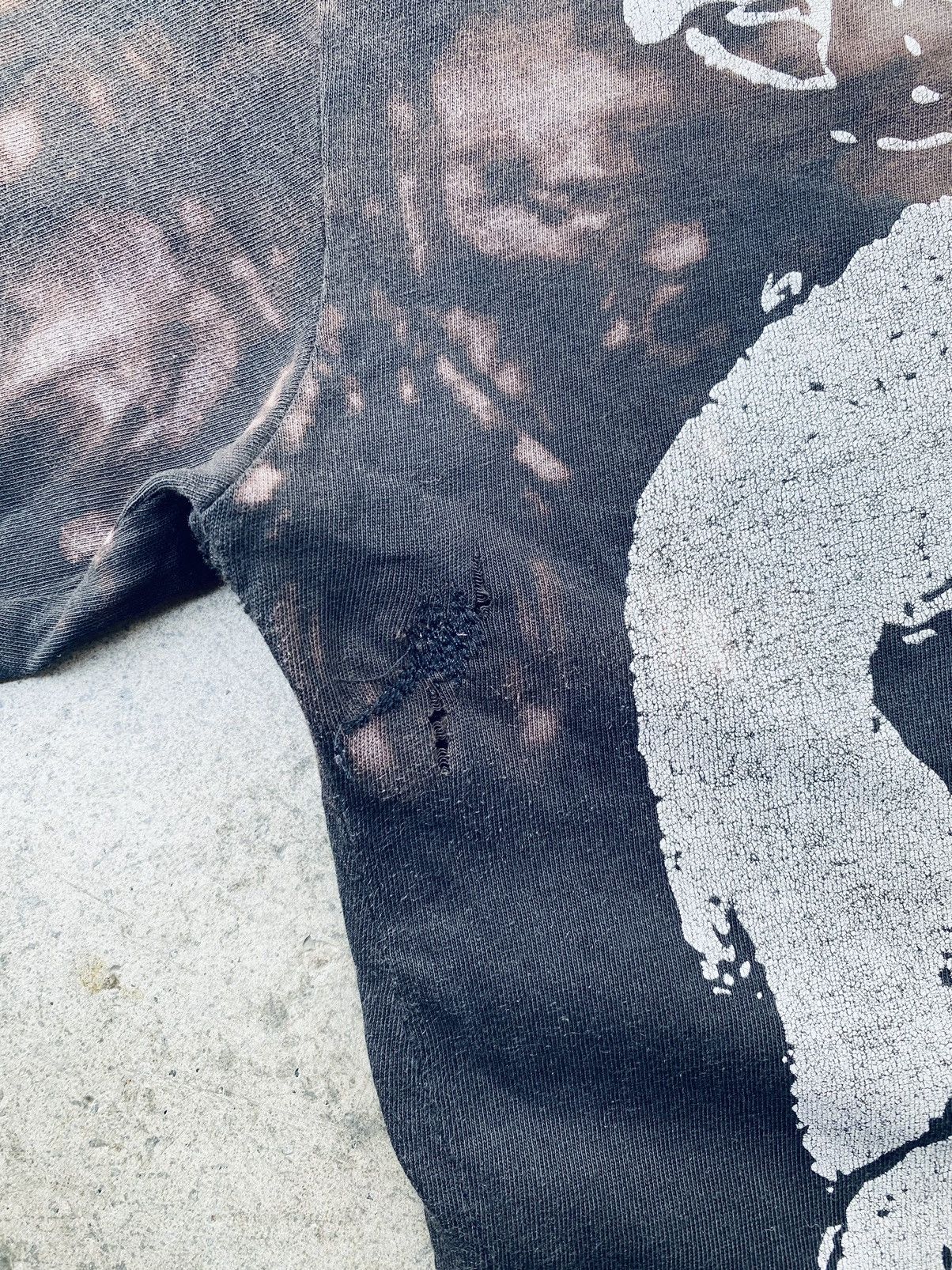 Band Tees Vintage Y2K Deftones Tour Band Thrashed Tees (Altered) Size US L / EU 52-54 / 3 - 10 Thumbnail