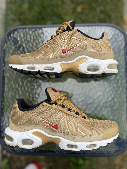 Nike Air Max Plus QS Metallic Gold