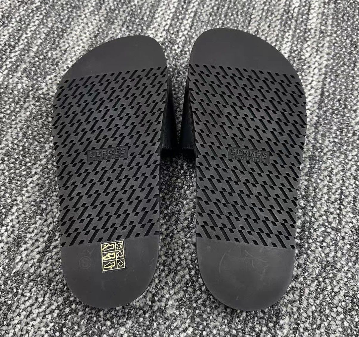 Hermes Hermès Pig Nose Embossed Slides J42 Size US 7 / EU 40 - 6 Thumbnail