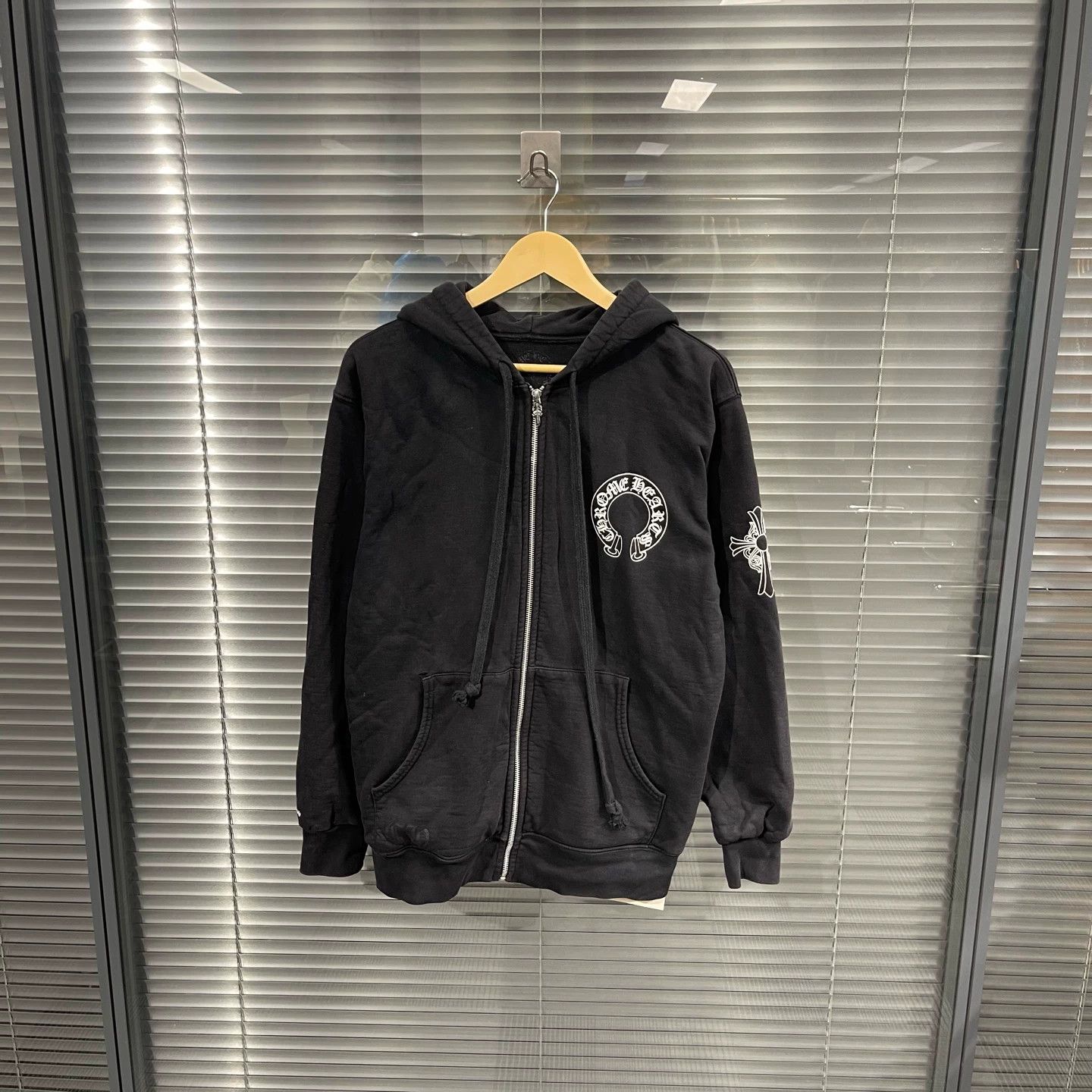 Chrome Hearts Chrome Hearts Black Horseshoe SilverBuckle Zipper Jkt XL 95N Size US XL / EU 56 / 4 - 1 Thumbnail