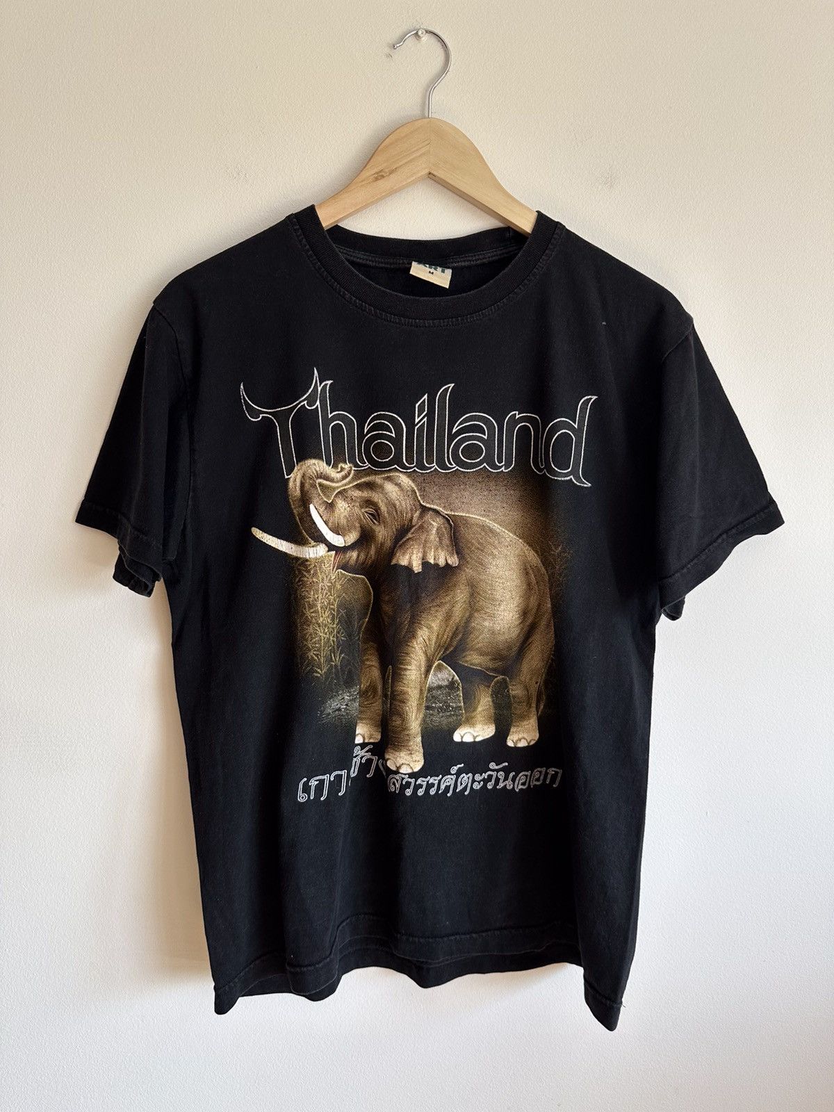 Vintage Made in Thailand tee souvenir rare Size US S / EU 44-46 / 1 - 1 Thumbnail