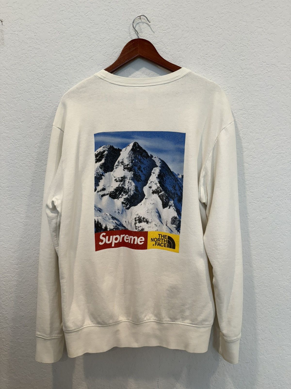 Supreme Supreme X North Face Crewneck Size US L / EU 52-54 / 3 - 1 Thumbnail