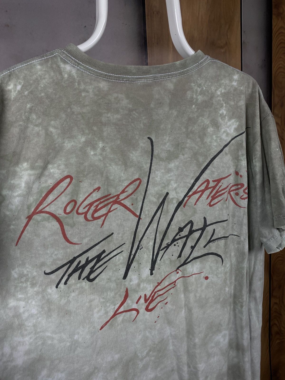 Pink Floyd 🎸Vintage 2010 Roger Waters The Wall Tour AOP Pink Floyd Tee🎸 Size US L / EU 52-54 / 3 - 9 Thumbnail