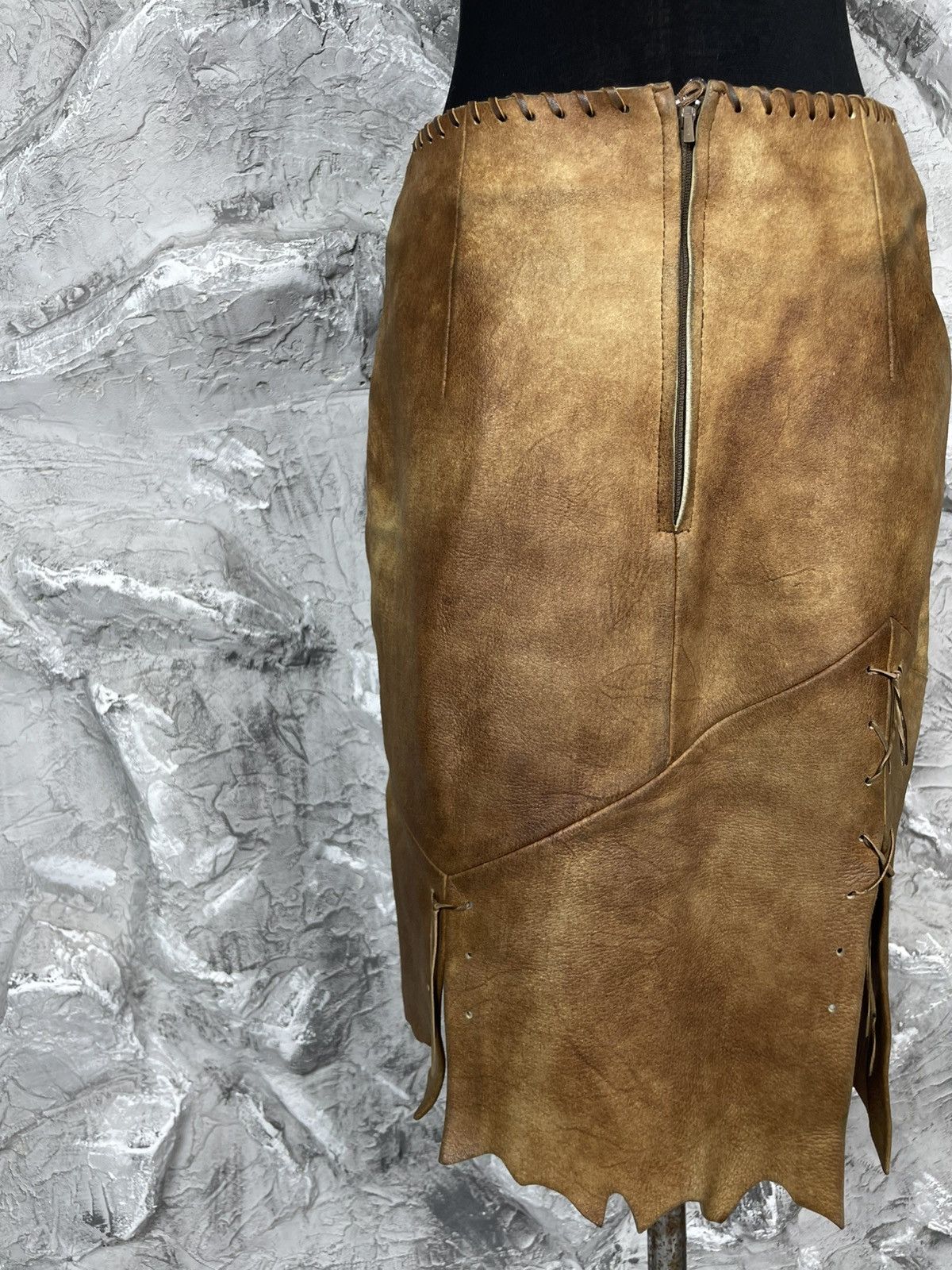 If Six Was Nine × Le Grande Bleu (L.G.B.) Primitive Post-Apocalyptic Fashion Vintage Leather Skirt Size 26" / US 2 / IT 38 - 8 Thumbnail