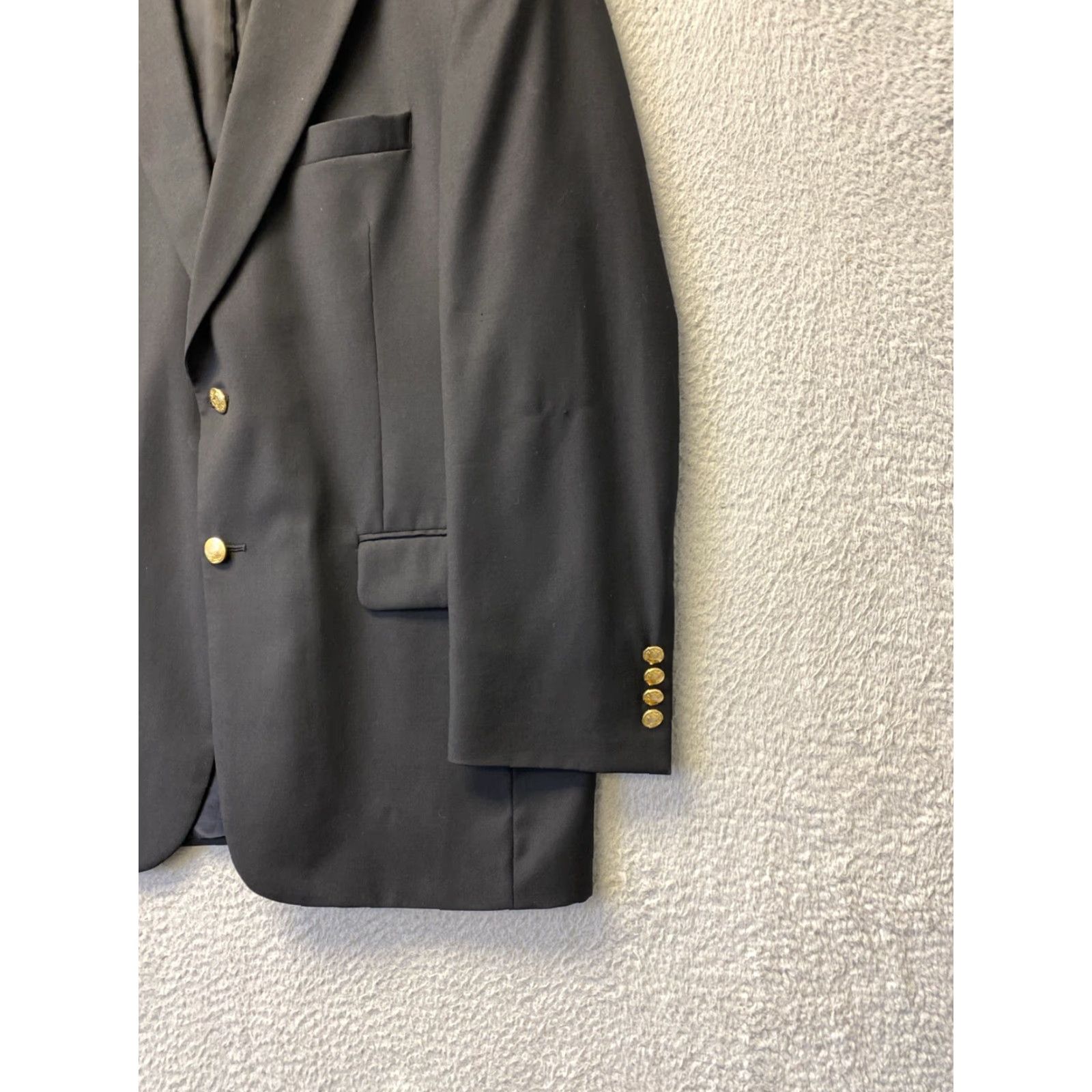 Jos. A. Bank Jos. A. Bank Blazer Sport Coat 41R Men Black 100% Wool Two-Button Single-Vented Gold Button Regular Size 41 Mens Jacket Coat Size 42R - 3 Thumbnail