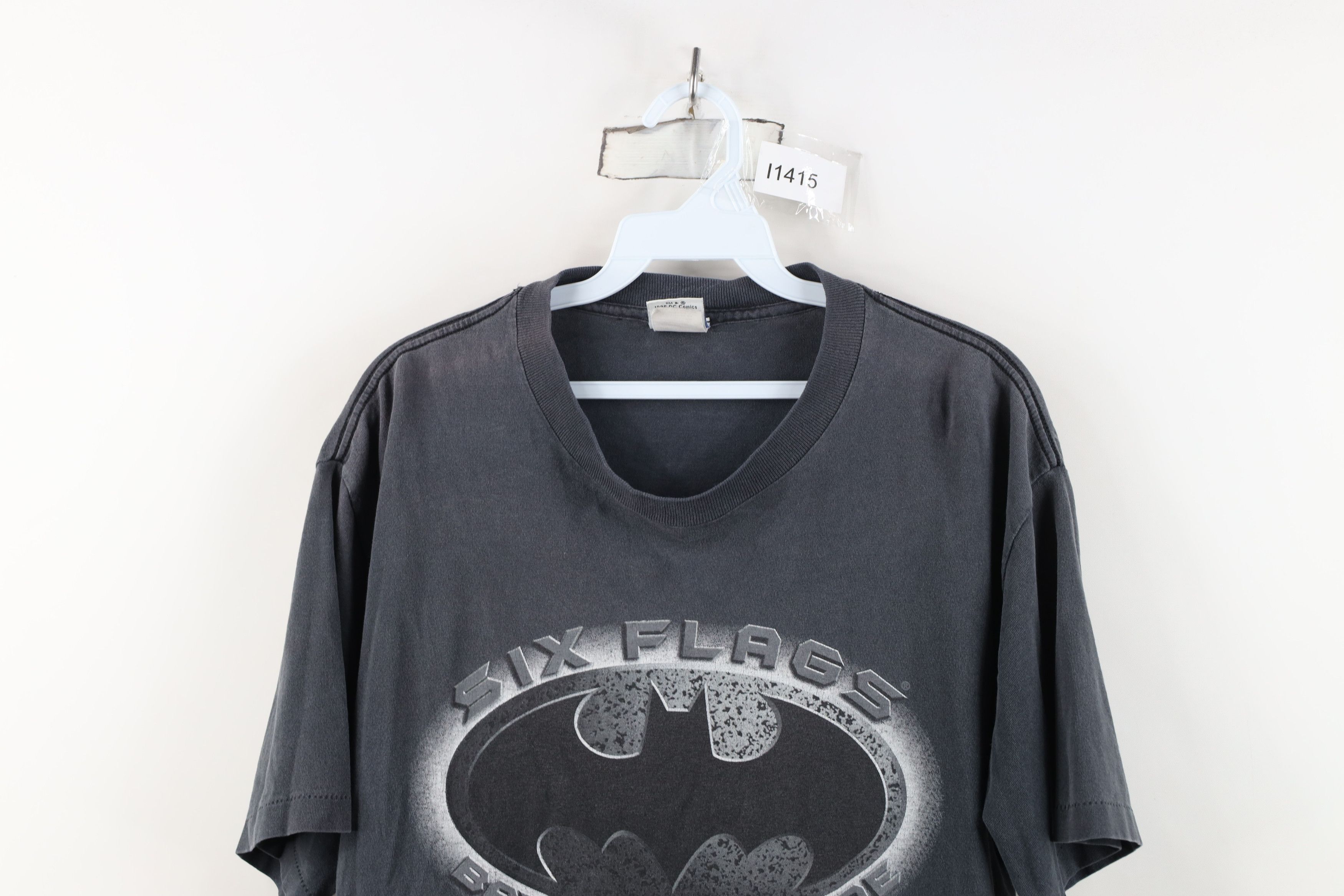 Vintage Vintage 90s Spell Out Six Flags Batman The Ride T-Shirt USA Size US L / EU 52-54 / 3 - 2 Thumbnail