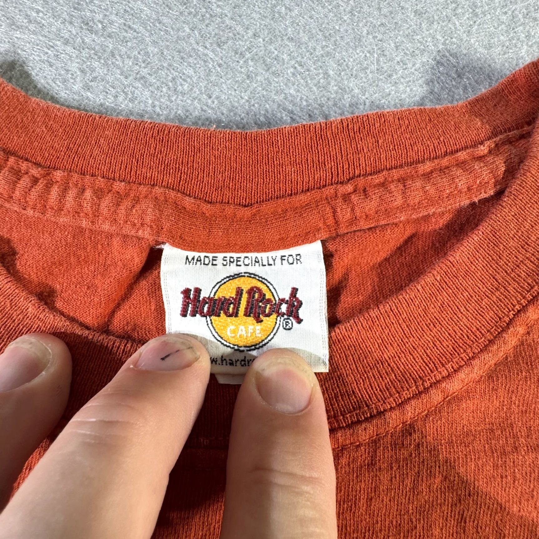 Hard Rock Cafe Hard Rock Cafe Graphic Tee Men's Large Orange Las Vegas "Love All Serve All" T-Shirt Size US L / EU 52-54 / 3 - 6 Thumbnail